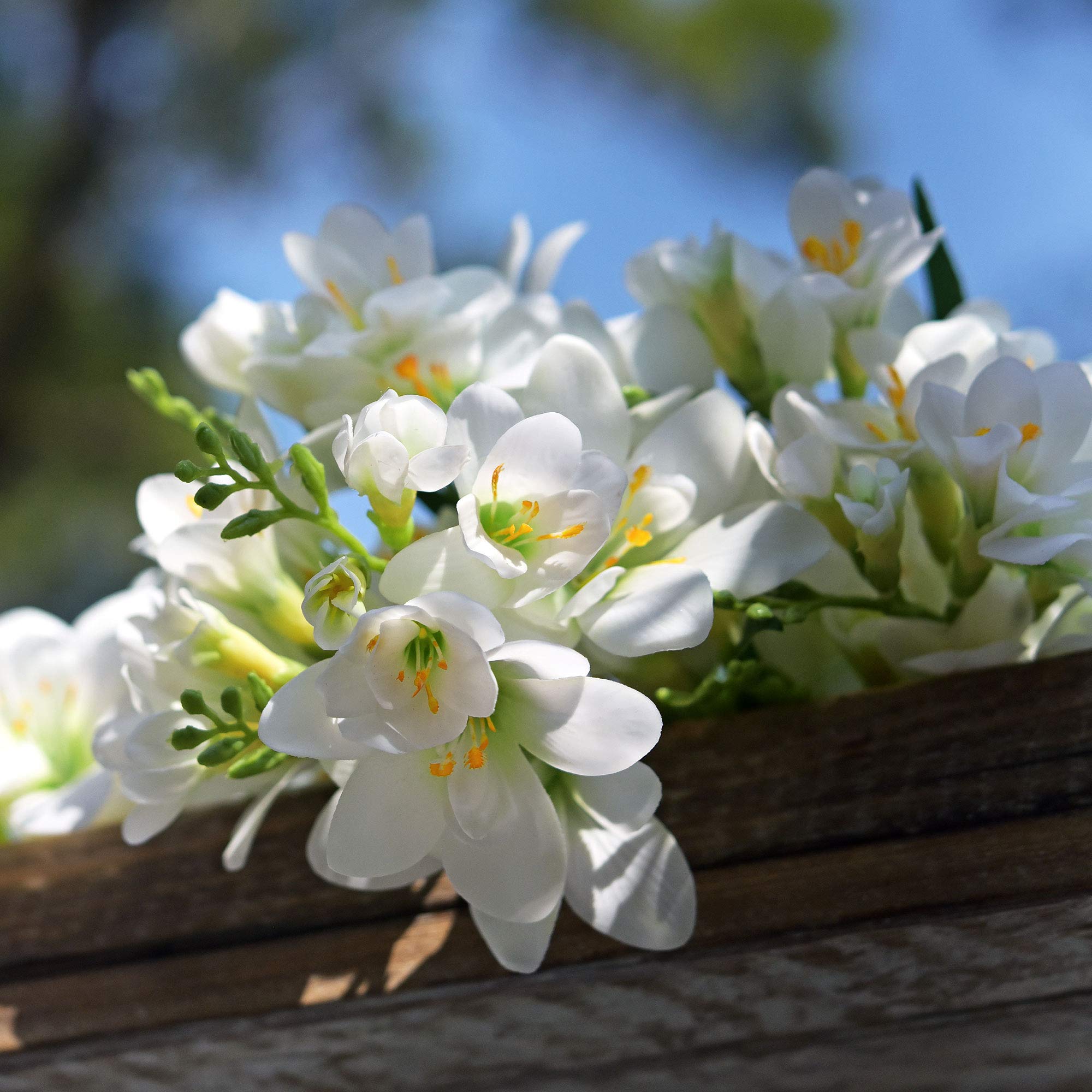 FiveSeasonStuff Real Touch Tall Freesias Artificial Flowers (6 Stems) - Lifelike Wedding Bouquet & Home Decor - Cheerful White - Perfect for Bridal Arrangements, Centerpieces, and Living Room Decorations