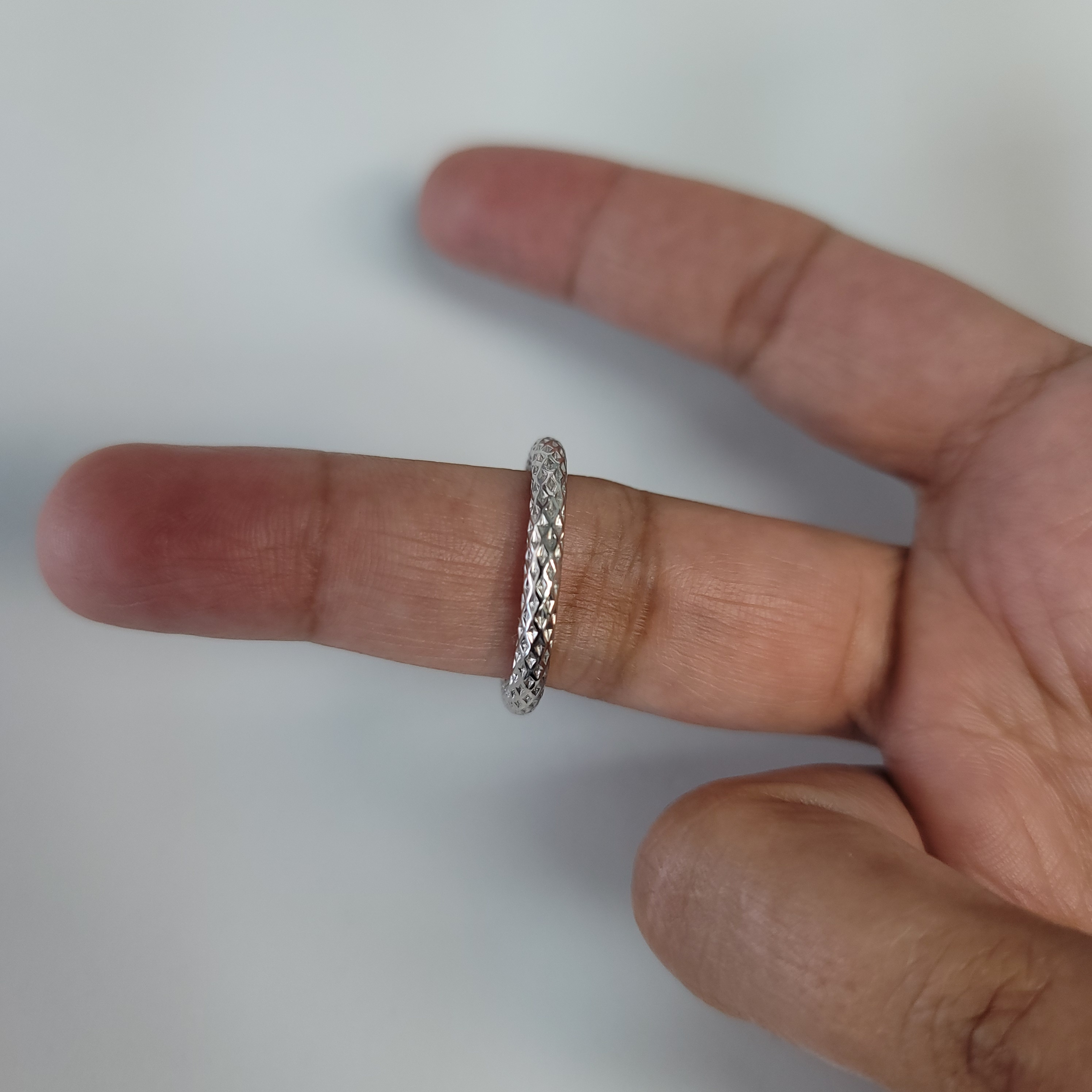 14K White Gold 25mm Diamond Cut Hoop Earrings for Women - Elegant Everyday Wear & Special Occasions