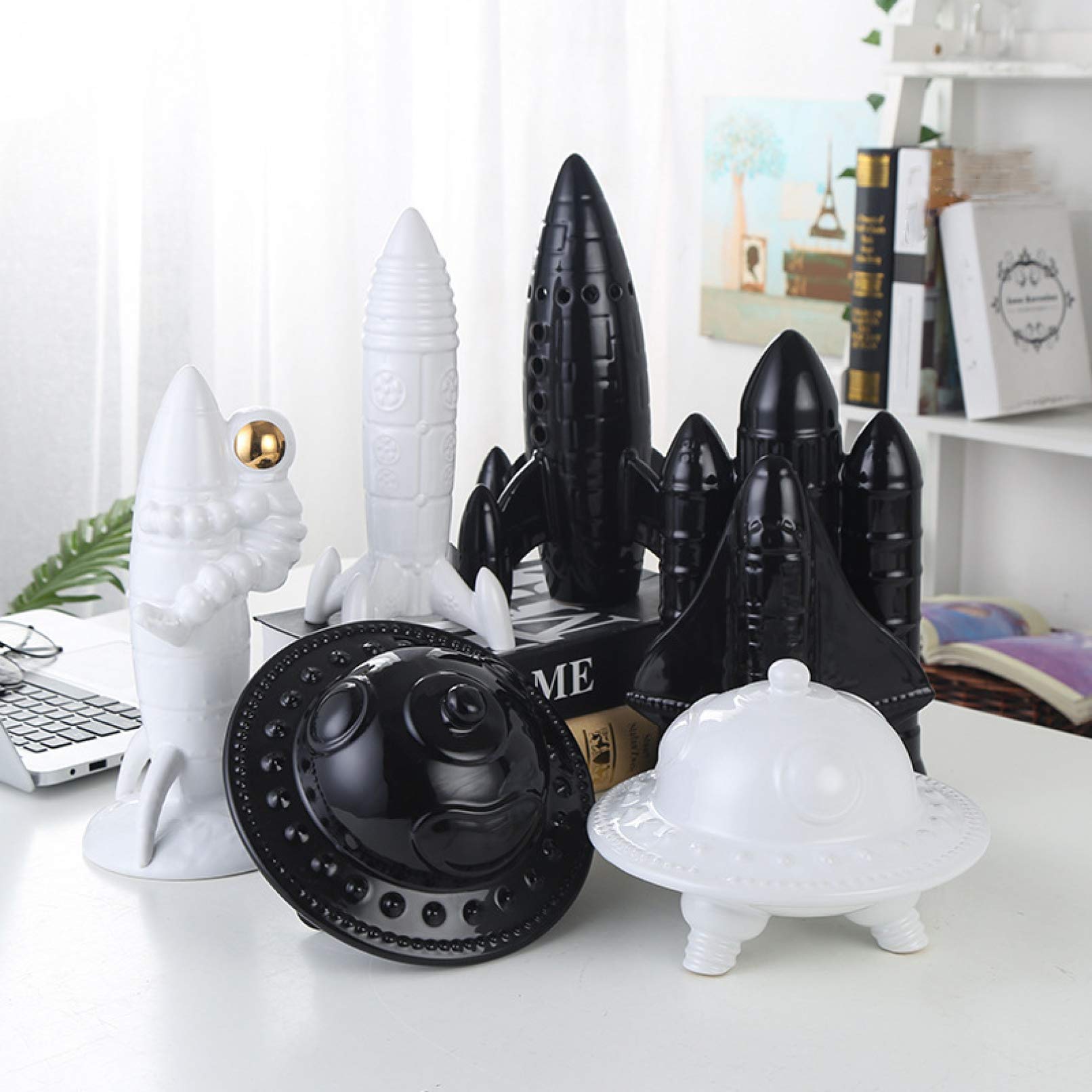 KKONION Ceramic Astronaut Figurine - Glass Micro Landscape Decor for Fish Tank, Home & Office Desk - Unique Space-Themed Decorative Accessories for Aquariums, Bookshelves and Workstations
