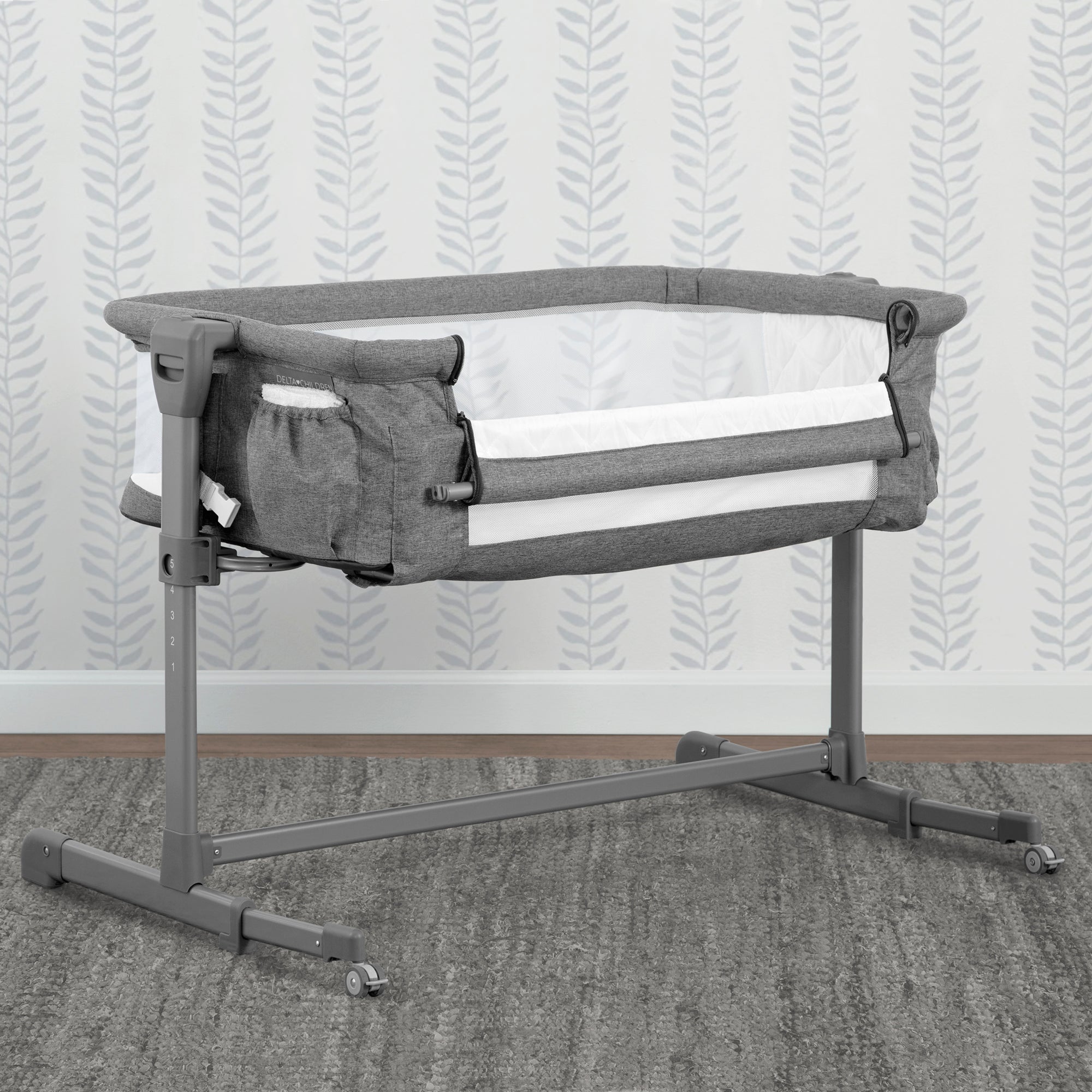 Close2Me Bedside Baby Bassinet - Portable Crib for Newborns & Infants - Adjustable Height Co-Sleeper for Safe Sleeping - Perfect for Nursery, Bedroom & Travel