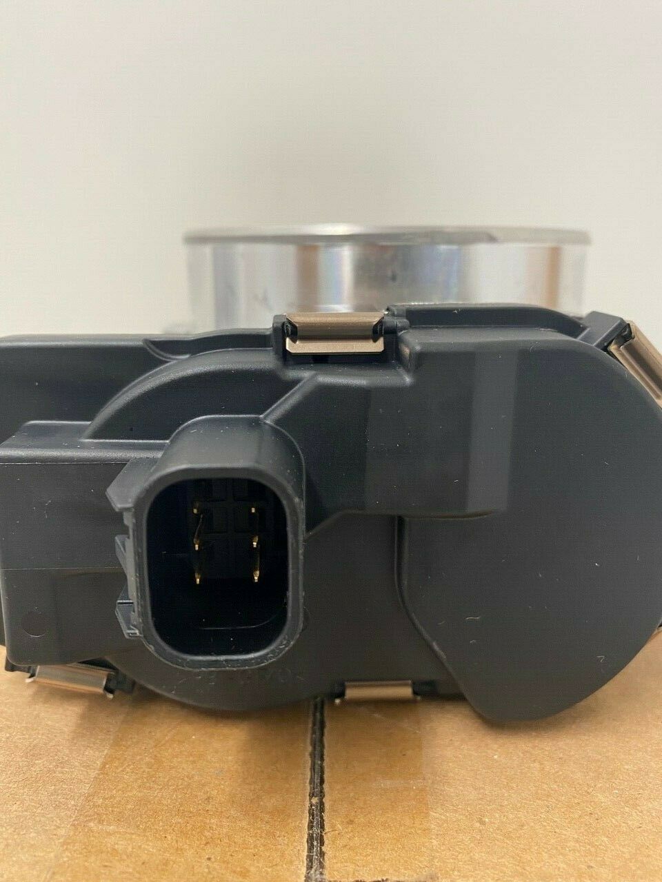 Genuine Holden VE VF WM WN V8 Throttle Body - Part Number 12629992 - High Performance Replacement for Smooth Acceleration & Engine Efficiency