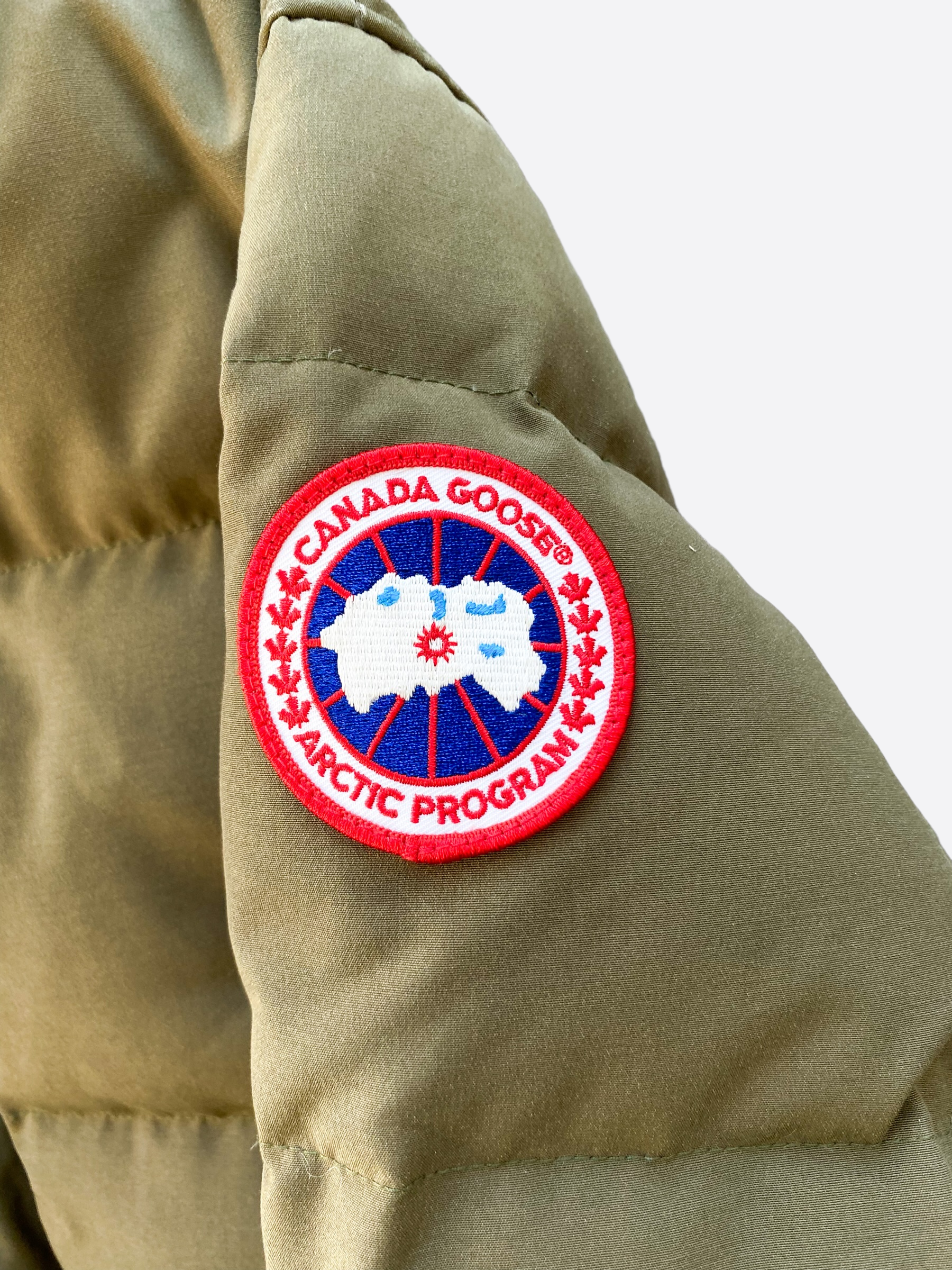 Canada Goose Wyndham Men's Parka Jacket - Military Green Waterproof Winter Coat for Extreme Cold Weather | Outdoor Activities, Skiing, Snowboarding & Urban Style