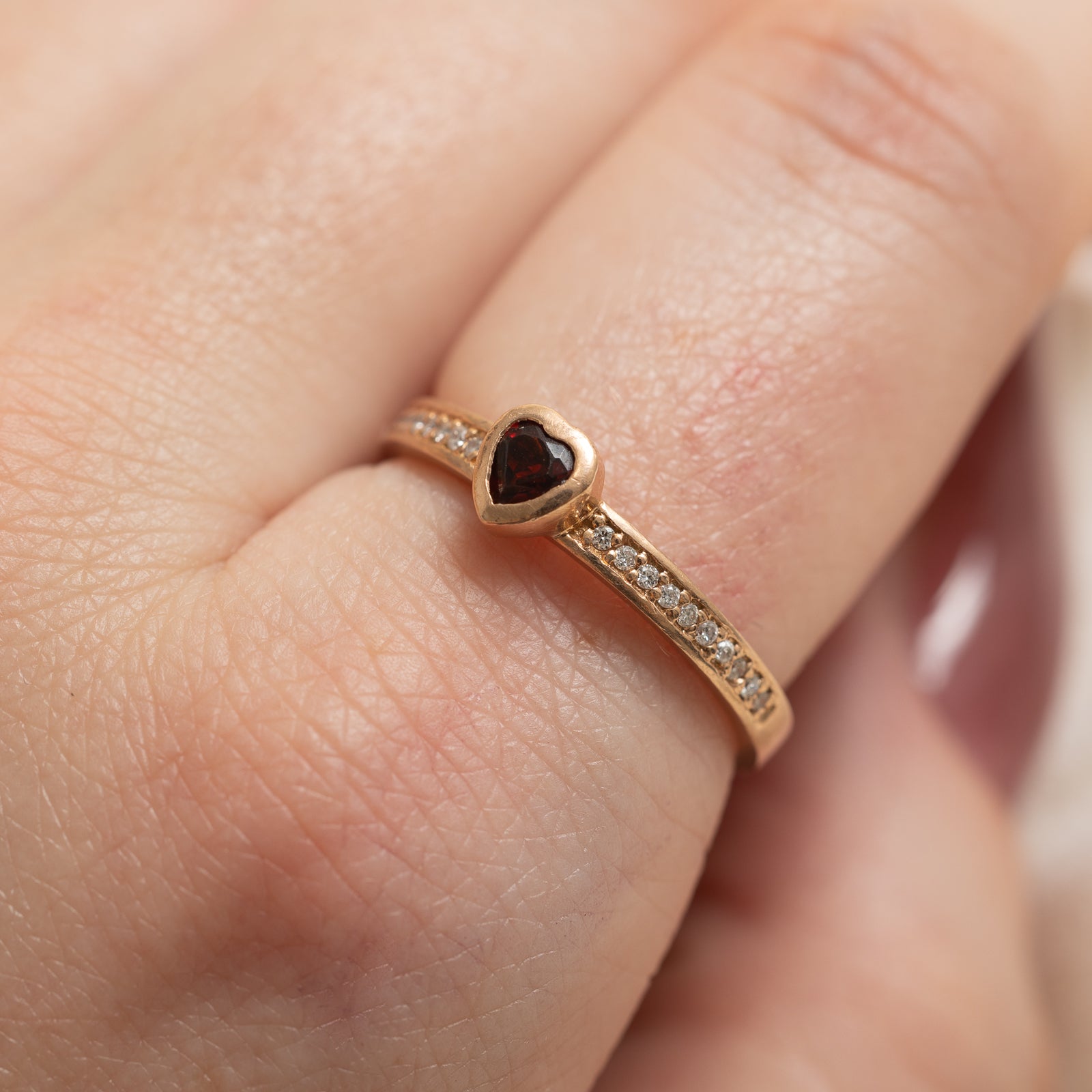 Garnet Heart & Diamond Ring - 0.22ct Garnet with 0.04ctw Diamond Accents - Size 8.5 - Perfect for Valentine's Day, Anniversary & Romantic Gifts
