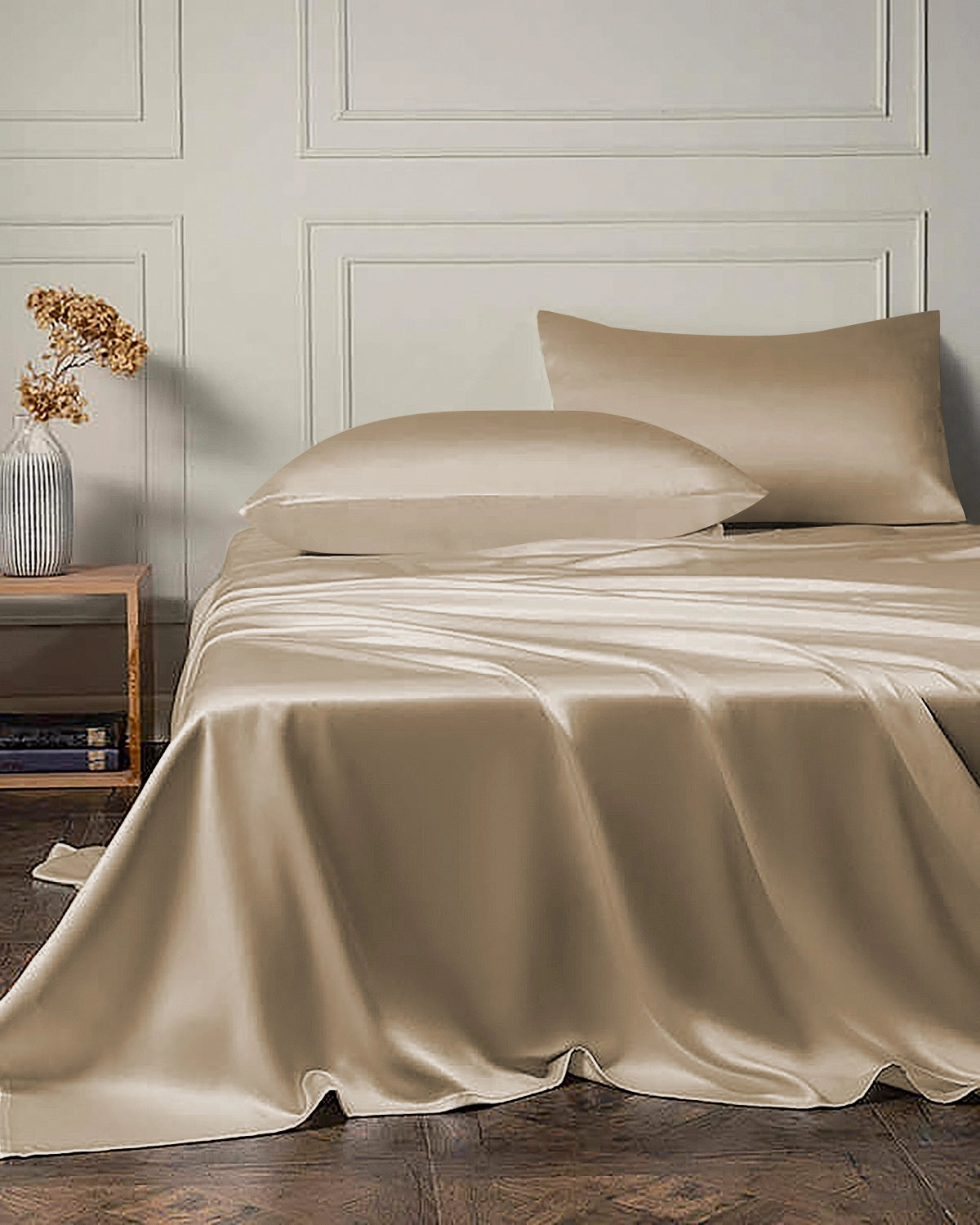 22 Momme 4-Piece 100% Mulberry Silk Bed Sheet Set with Flat Sheet & Fitted Sheet - Luxury Soft Cooling Sheets for Master Bedroom, Guest Room & Hotel Use