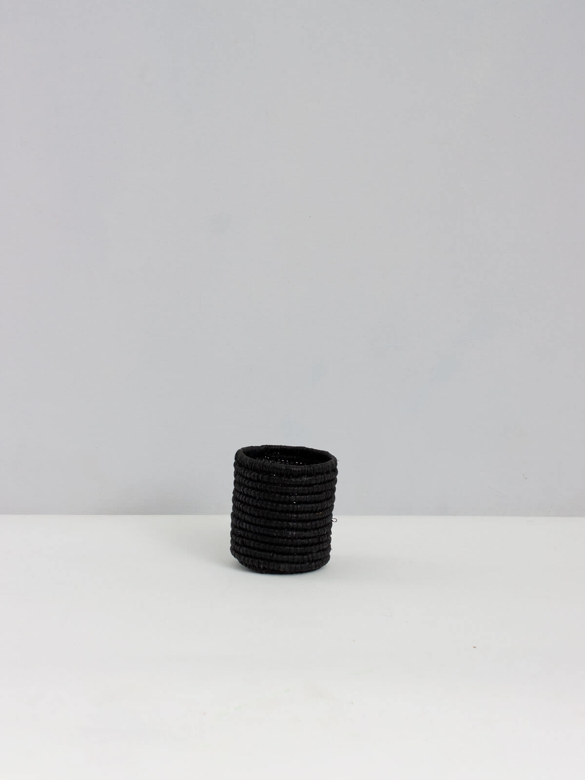 Stylish Black Raffia Storage Baskets - Handwoven Natural Fiber Organizers for Home & Office | Perfect for Blankets, Toys, Magazines & Closet Organization