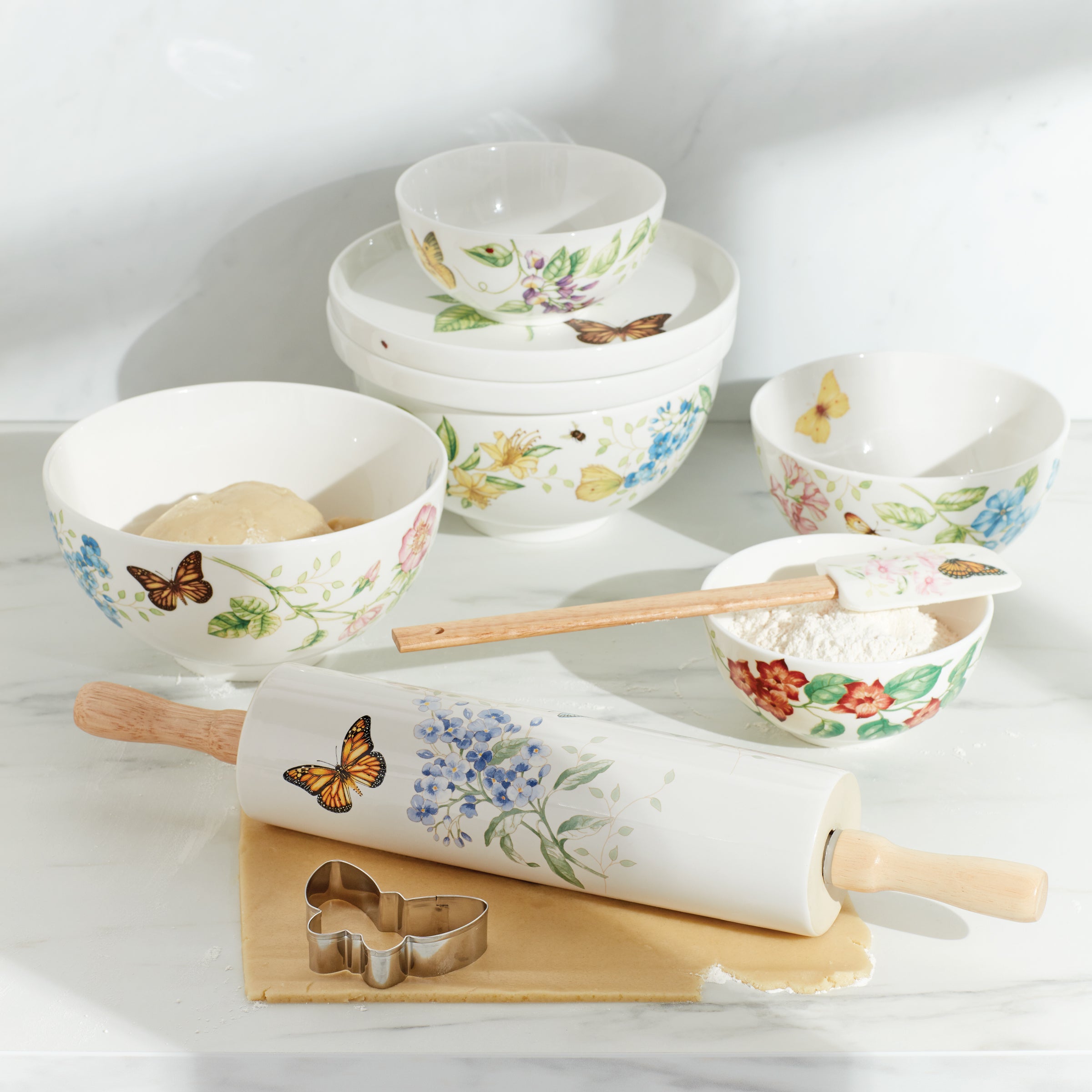 Butterfly Meadow 8-Piece Dinnerware Set - Elegant Porcelain Plates & Bowls for Everyday Dining, Dinner Parties & Home Decor