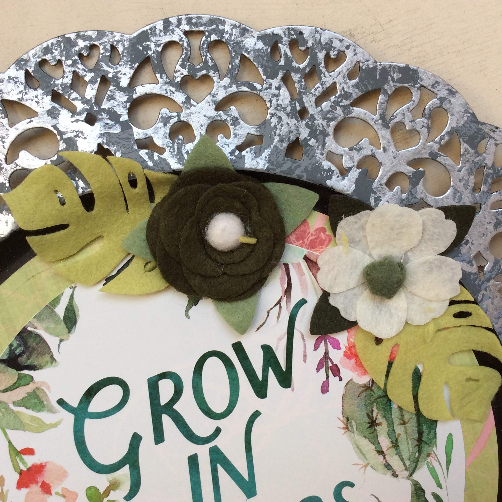 AGD Home Decor - Graceful Greenery Metal Charger Plate for Dining Table Decor | Elegant Dinner Party Plates | Wedding, Holiday & Special Occasion Table Setting