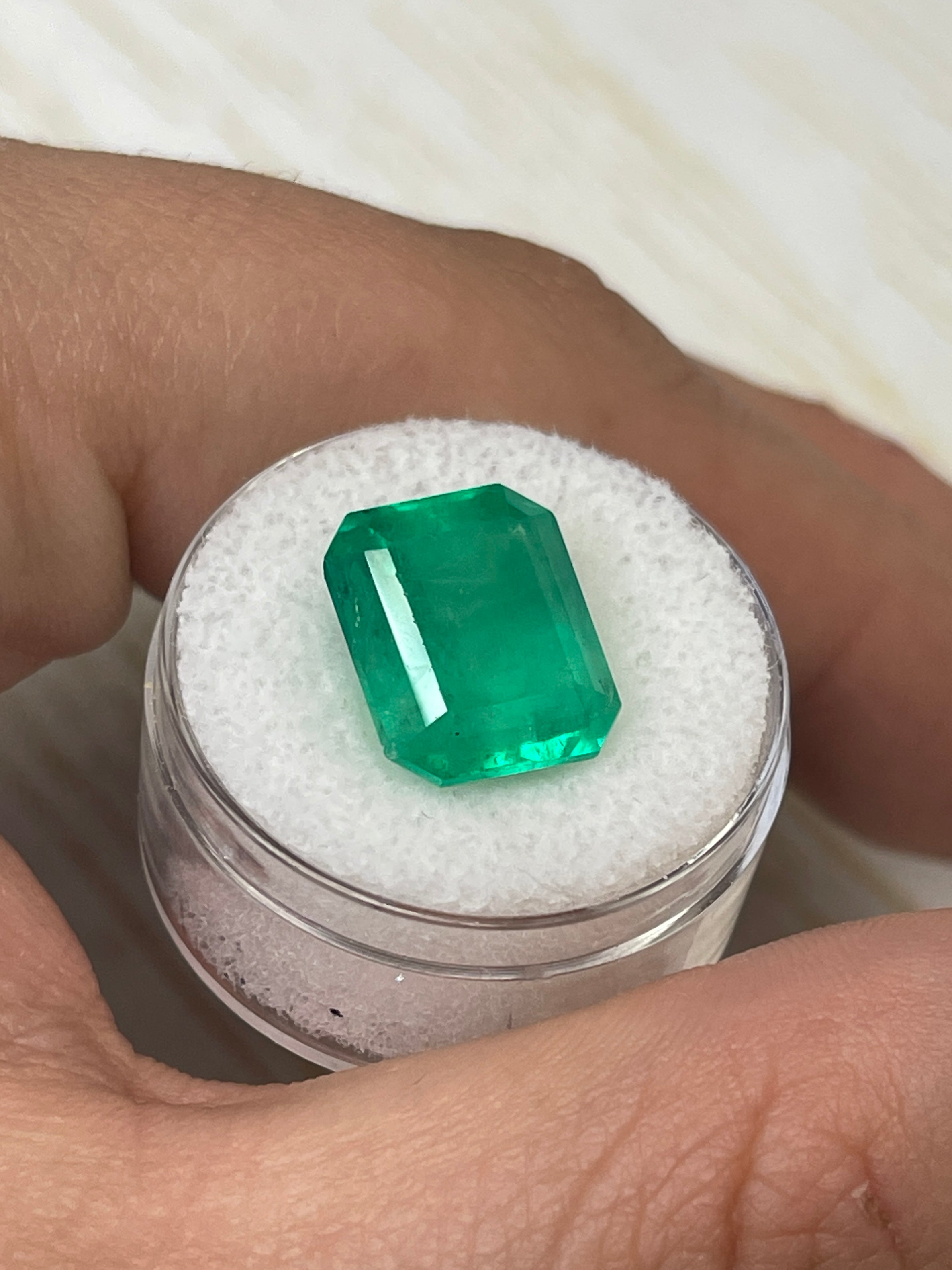 9.28 Carat 13x11mm Yellowish Green Emerald Cut Loose Colombian Emerald Gemstone for Jewelry Making - Perfect for Rings, Necklaces & Engagement Rings