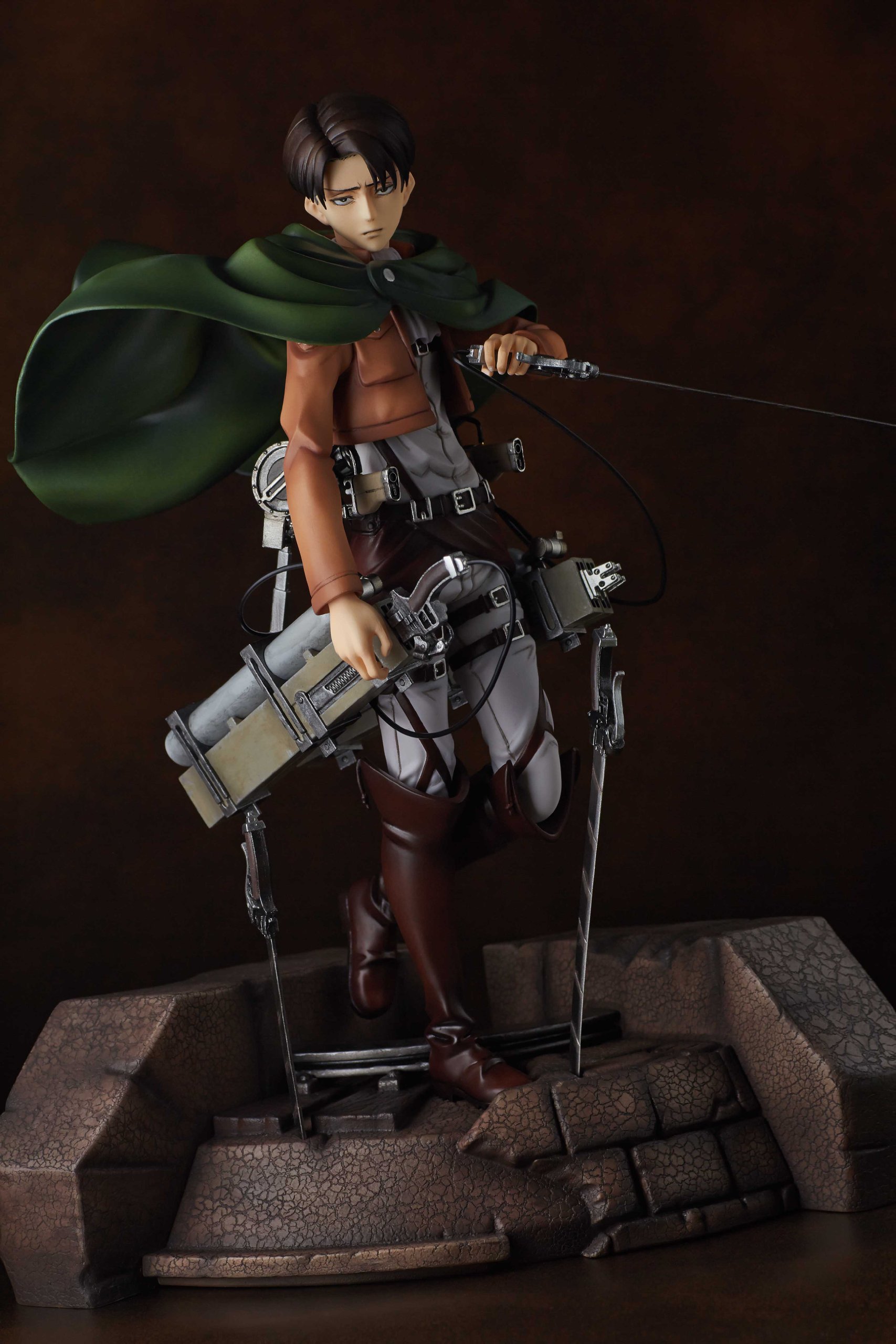 Attack on Titan Levi PVC Action Figure - 1/7 Scale Anime Collectible Model for Fans - Perfect for Display, Gifts, and Anime Enthusiast Collections