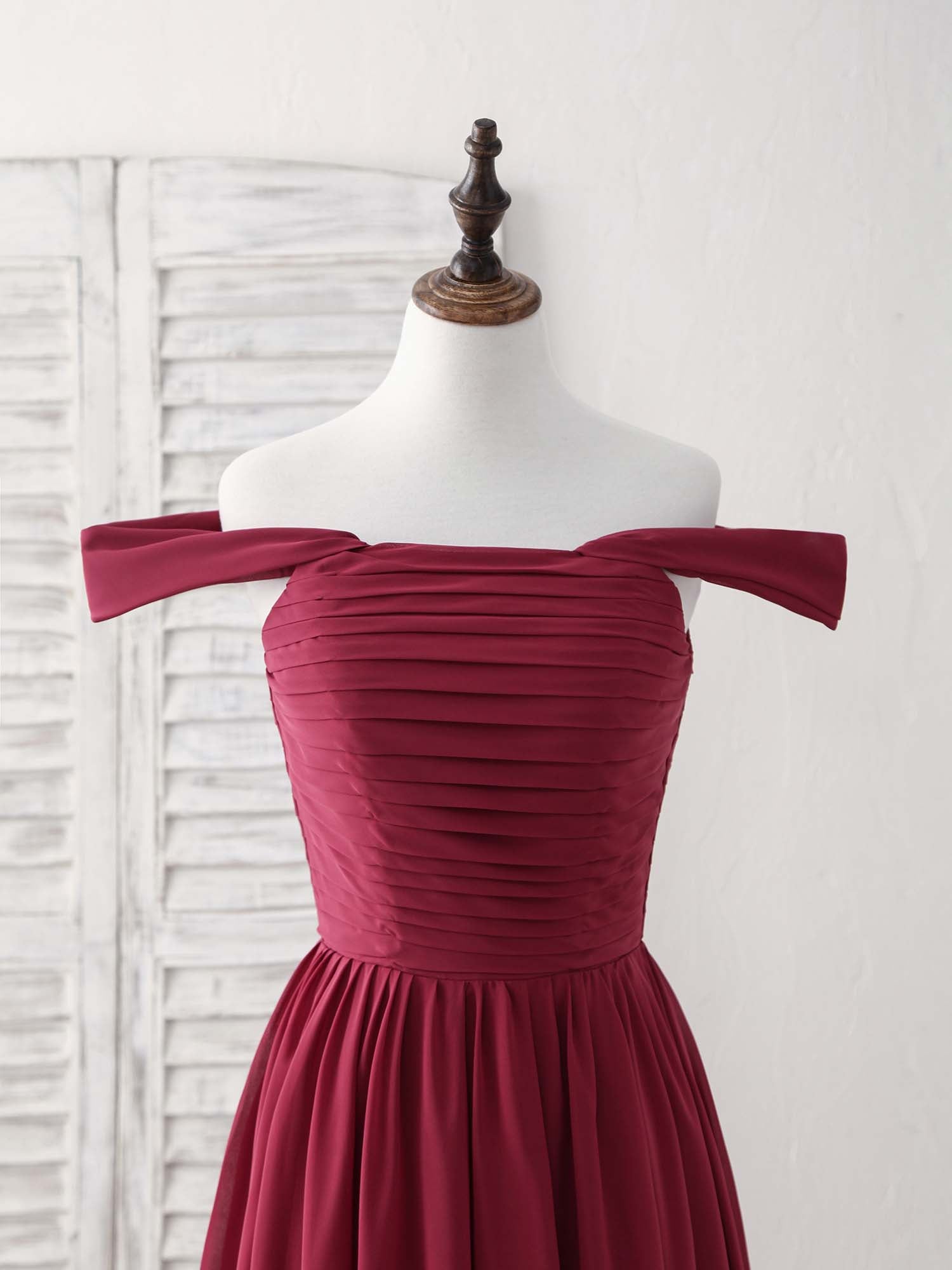 Elegant Burgundy Chiffon Off-Shoulder Long Prom Dress & Bridesmaid Gown - Perfect for Formal Dances, Weddings & Special Occasions