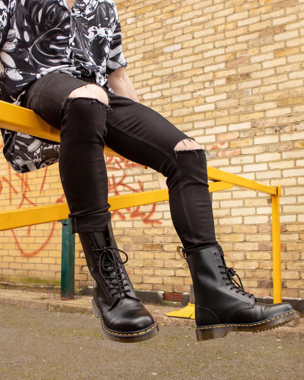 1490 Smooth Boots Unisex - Comfortable & Stylish Leather Boots for Men & Women - Perfect for Casual Wear, Work & Outdoor Activities