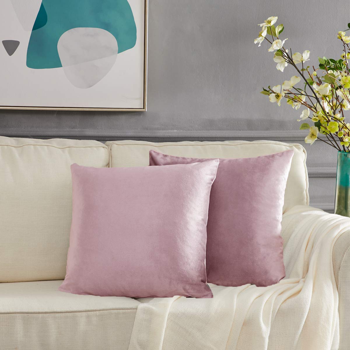 GIGIZAZA Velvet Throw Pillow Covers Set of 2 - 20x20 Inches Square Decorative Cushion Covers in Sweet Lilac for Sofa, Couch & Bed - Soft Luxury Home Decor Accent for Living Room, Bedroom
