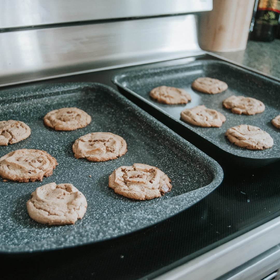 DaTerra Cucina Nonstick Baking Sheet Set of 2 | PFOA-Free Ceramic Coated Cookie Sheets | 16.1 x 11.7 Inch Oven Safe Baking Pans | Made in Italy | Perfect for Cookies, Pastries & Sheet Pan Dinners
