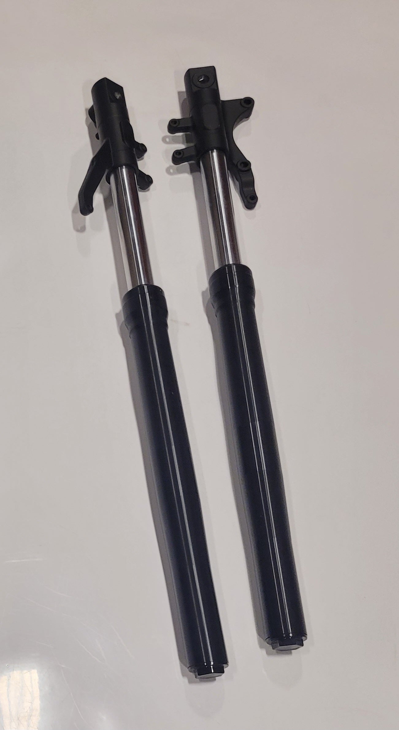 G2000 Front Left & Right Shock Absorbers - High-Performance Suspension Parts for Smooth Rides - Perfect for Off-Roading, Daily Commuting & Truck Upgrades