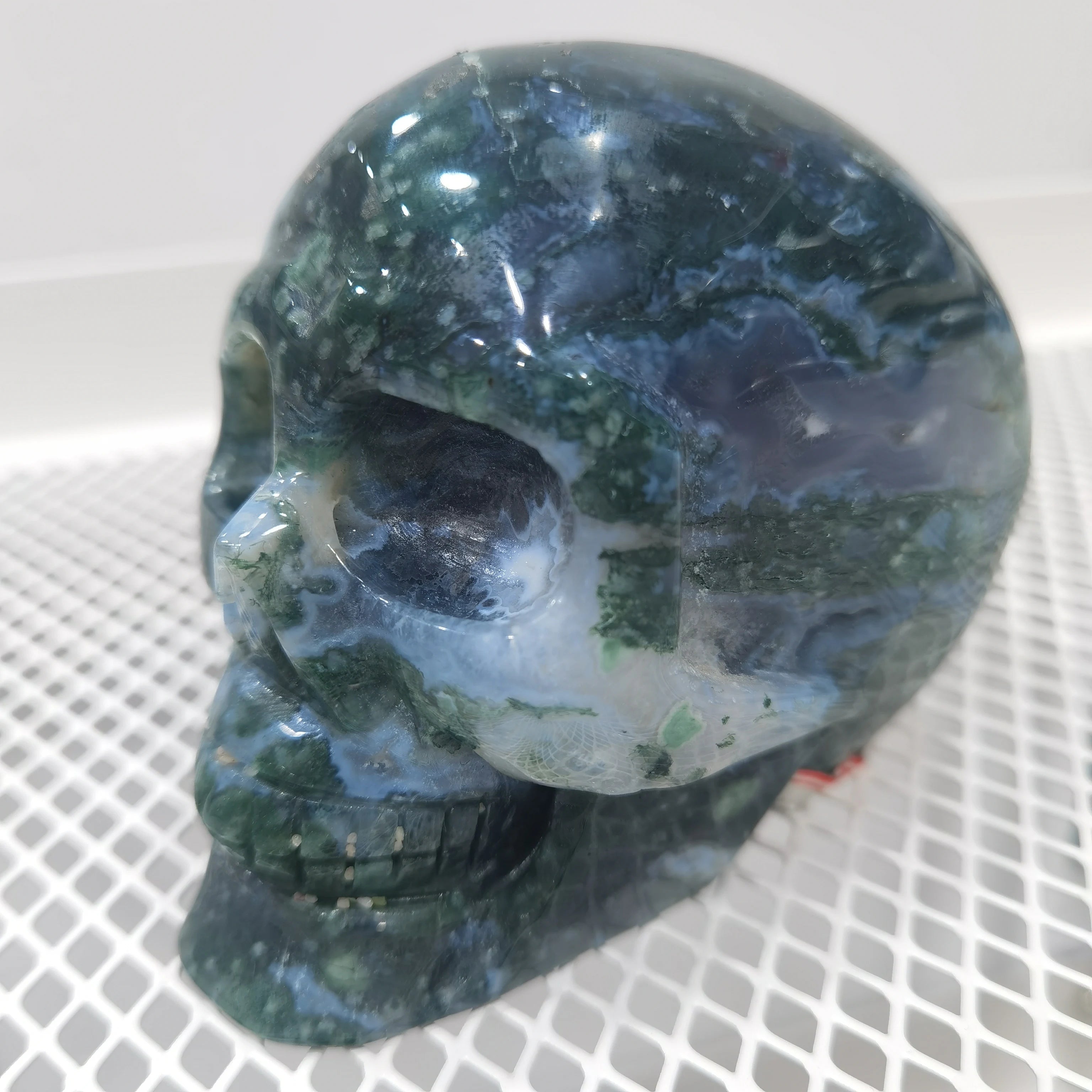 Natural Water Grass Agate Hand Carved Skull Crystal - Healing Stone for Energy Balance, Home & Office Decor, Unique Mineral Craft Gift - Perfect for Meditation Spaces, Yoga Rooms & Spiritual Altars