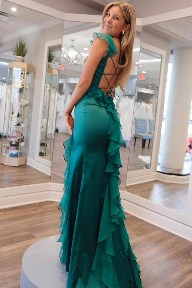 Elegant Green Mermaid Prom Dress with Ruffle Hem & High Slit - Satin Formal Gown for Homecoming, Evening Parties & Special Occasions