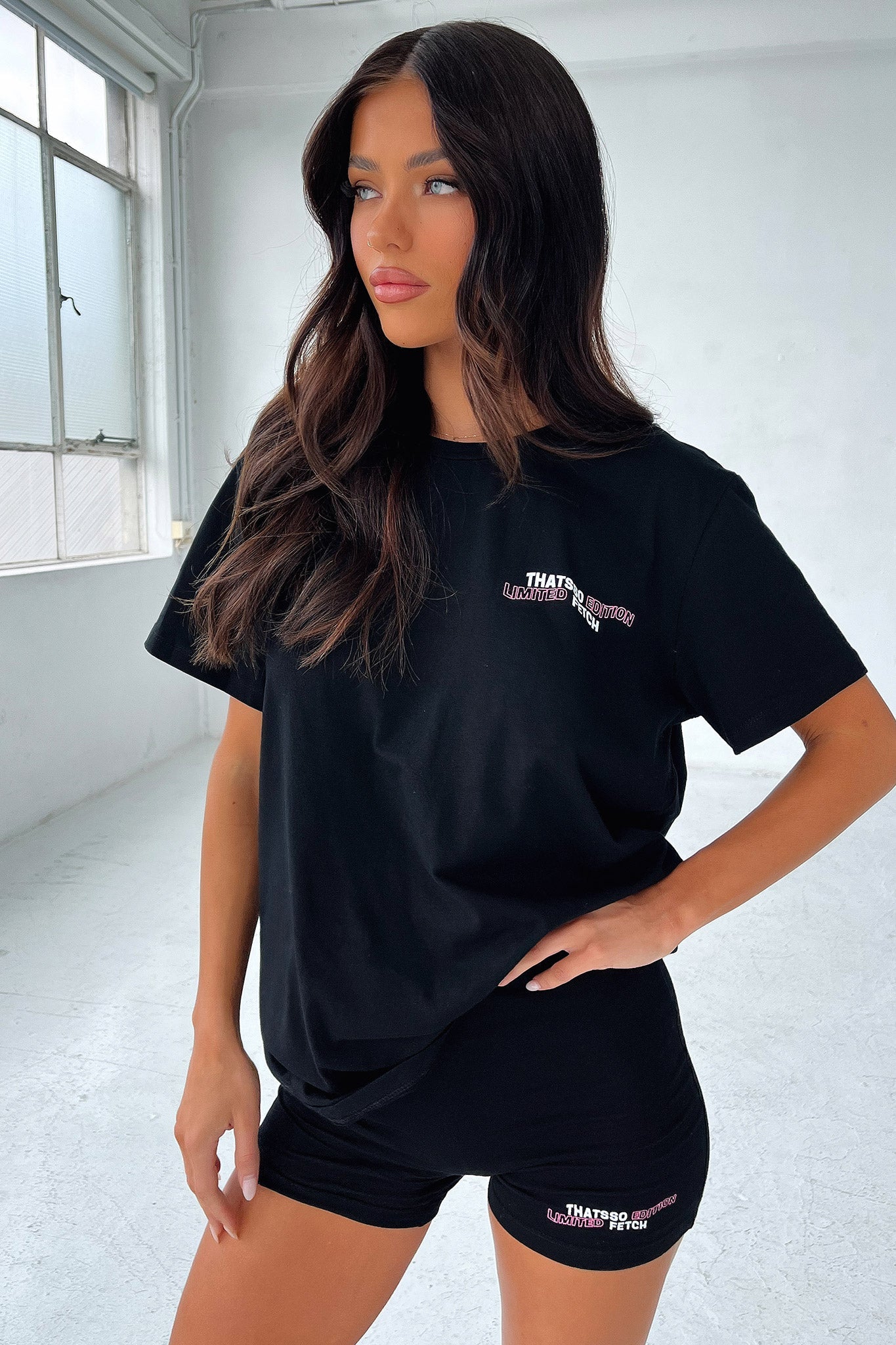 Limited Edition Oversized Black T-Shirt for Men & Women - Soft Cotton Comfort Fit - Perfect for Casual Wear, Street Style & Loungewear