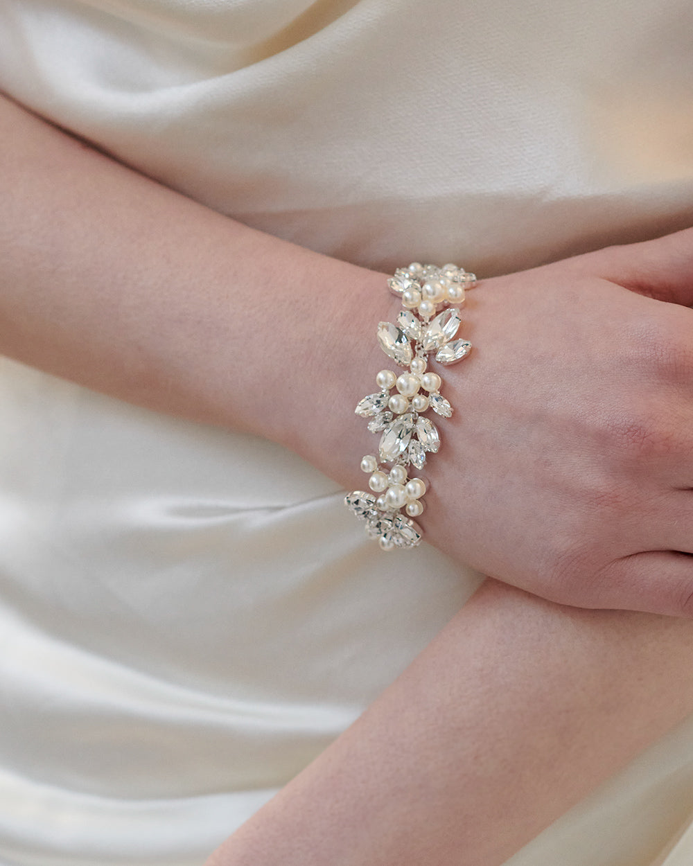Verona Bracelet for Women - Elegant Gold & Silver Adjustable Chain Bracelet - Perfect for Everyday Wear, Gifts & Special Occasions