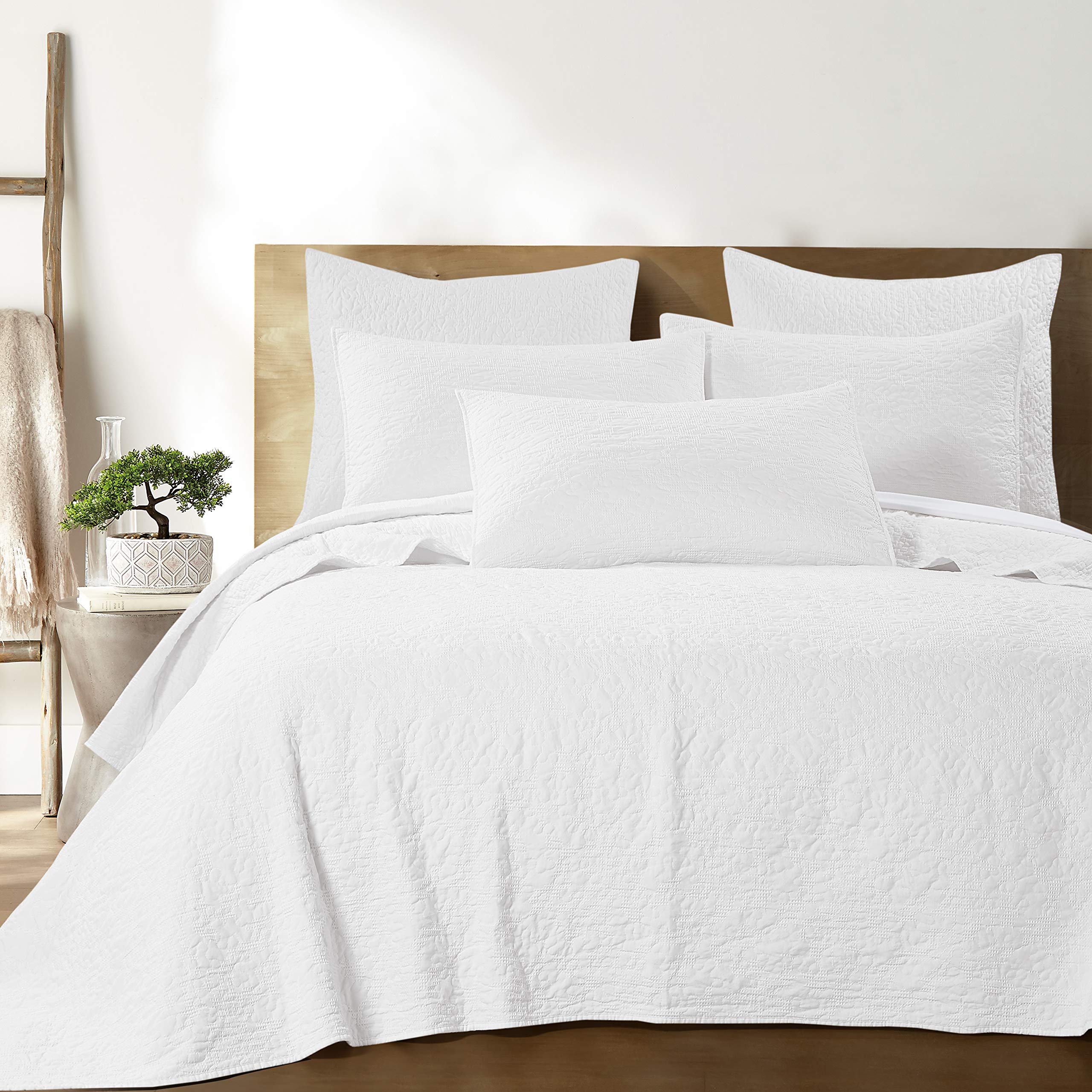 Levtex Home Emory Quilt Set - Full/Queen Size (88x96in) with 2 Standard Pillow Shams (26x20in) - Soft Microfiber Waffle Jacquard Bedding - Scroll Leaf Pattern in White - Perfect for Master Bedroom, Guest Room & Cozy Home Decor
