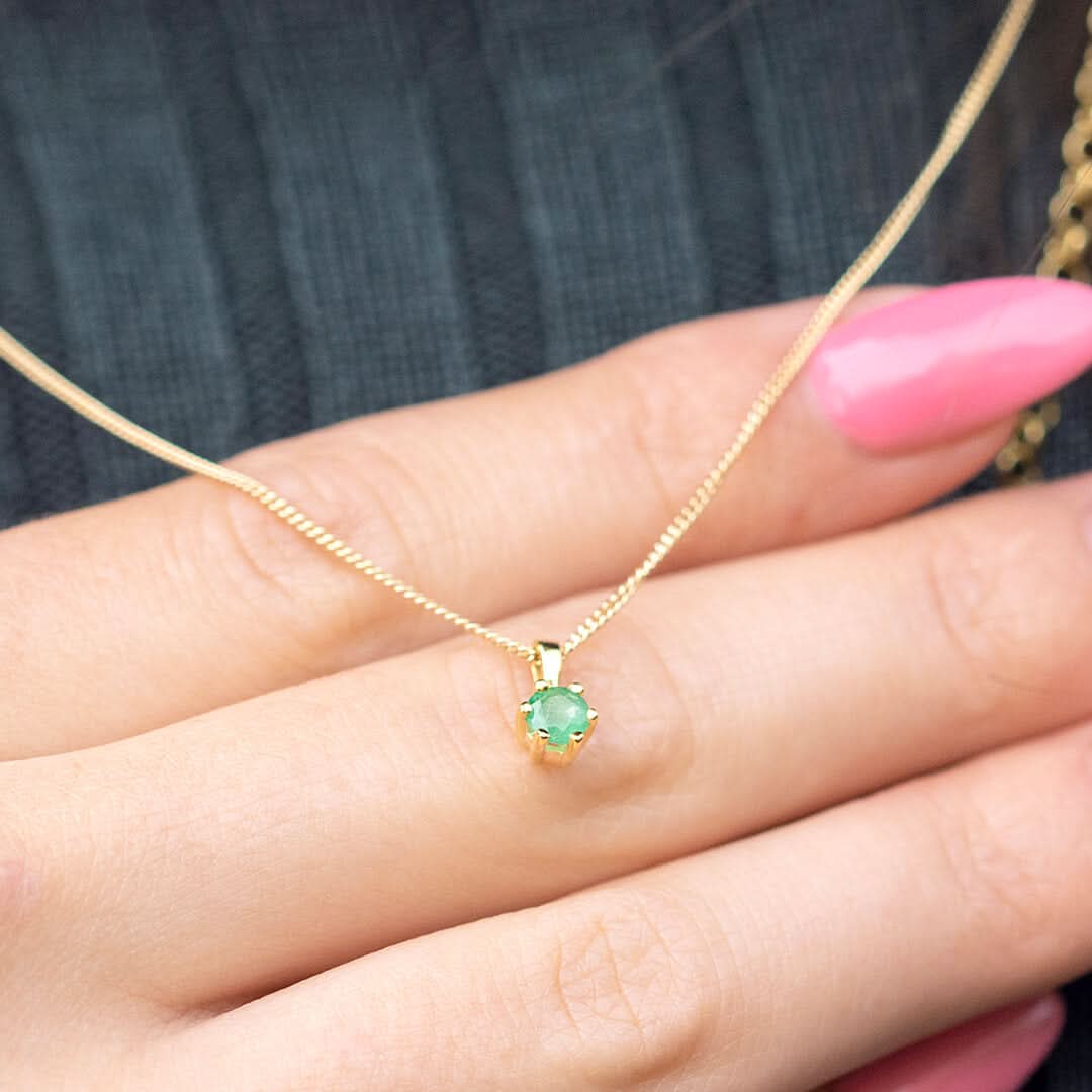 Exquisite 14K Gold Emerald Charm Necklace for Women - Perfect for Weddings, Anniversaries & Special Occasions