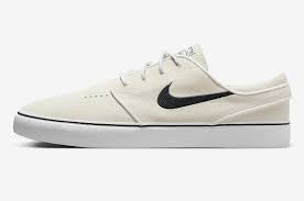 Nike SB Janoski OG+ Skate Shoes - Summit White/Black - Men's Casual Sneakers for Skateboarding & Streetwear Fashion