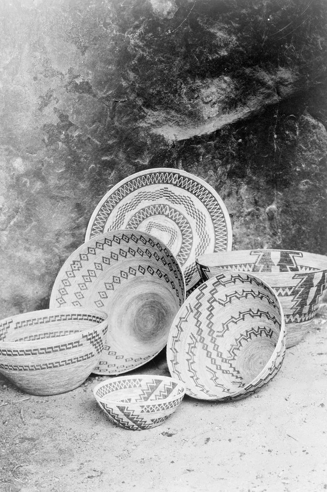 Edward Curtis - Baskets in The Painted Cave, Yokuts (1924) Vintage Photo Art Print | 9x6 Inches | 100% Smooth Cotton Paper | Wall Decor, Home Office, Gallery Display