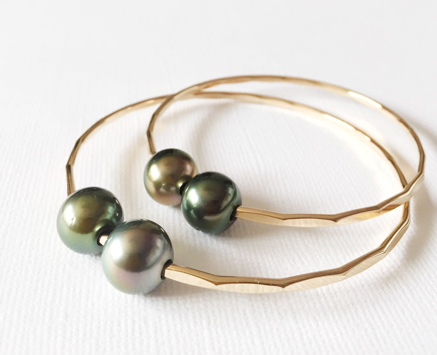 Bangle Ani (B232) - Stylish Women's Fashion Bracelet for Casual Wear, Parties & Special Occasions | Trendy Jewelry Accessory