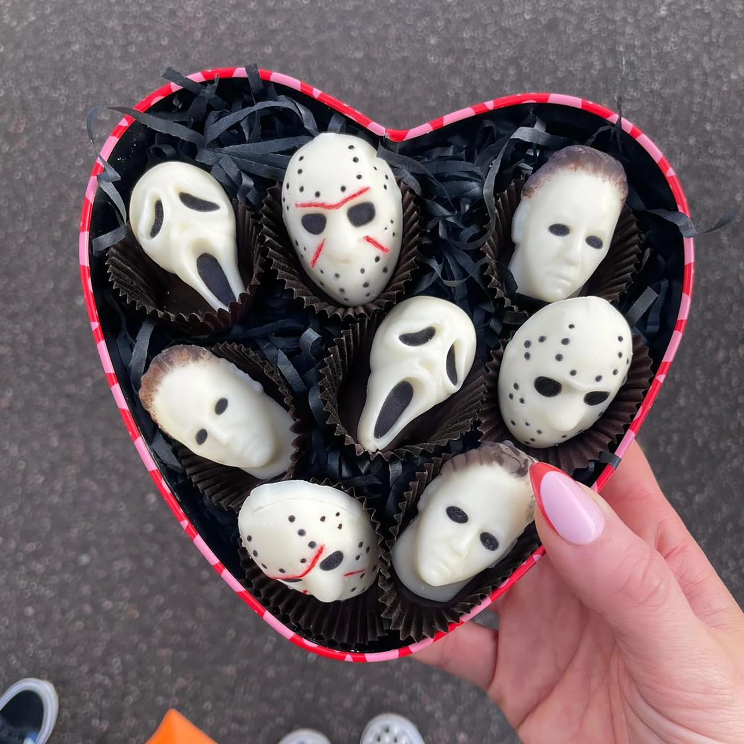 Premium 6-Cavity Halloween Silicone Chocolate Molds - Scary Movie Character Heads for DIY Chocolate, Candy, Soap, Pudding & Jelly Making - Perfect for Halloween Parties, Baking Gifts & Spooky Treats