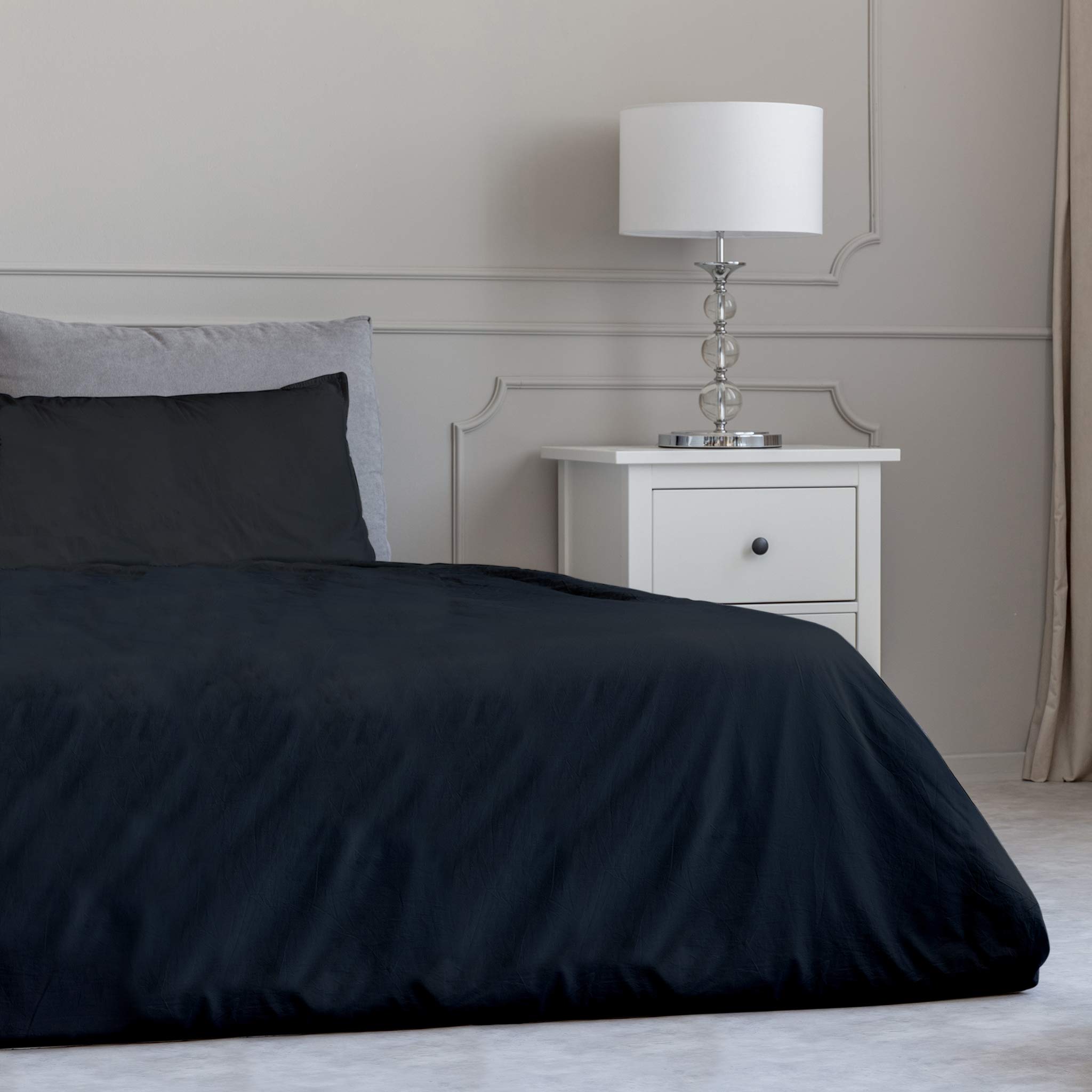 Bluff City Bedding 1800 Thread Count Luxury Sheet Set - 4 Piece Brushed Microfiber Bed Sheets with Deep Pockets, Super Soft & Hotel Comfort (Twin Size, Black) for Bedroom, Guest Room & Vacation Homes