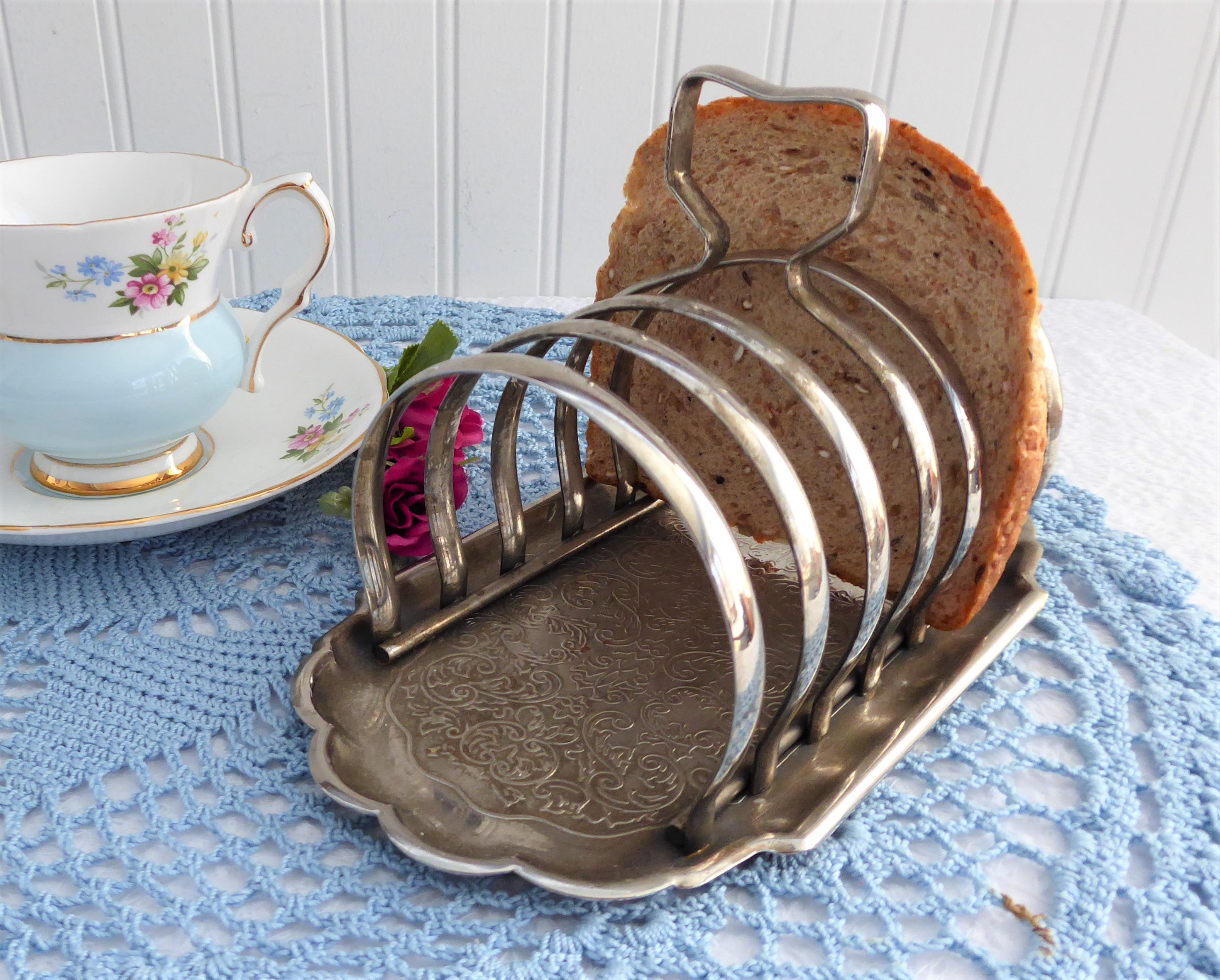 Vintage 1950s Silver Plated Toast Rack - 6 Slice Holder with Attached Crumb Tray - English Style Toast Letter Organizer - Perfect for Breakfast Table, Kitchen Decor & Retro Dining Display