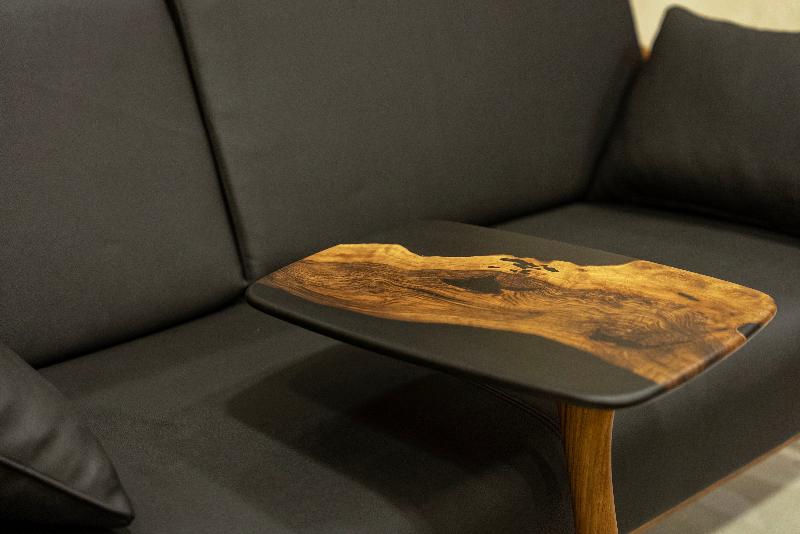 Luxury C-Shaped Resin End Table - Modern Side Table for Living Room, Bedroom, Office - Unique Home Decor Gift Idea for Housewarming, Wedding, Birthday
