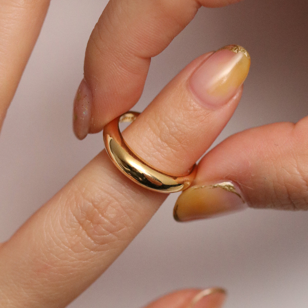 Elegant Oval Shaped Volumed Band Ring for Women - Perfect for Weddings, Anniversaries & Special Occasions