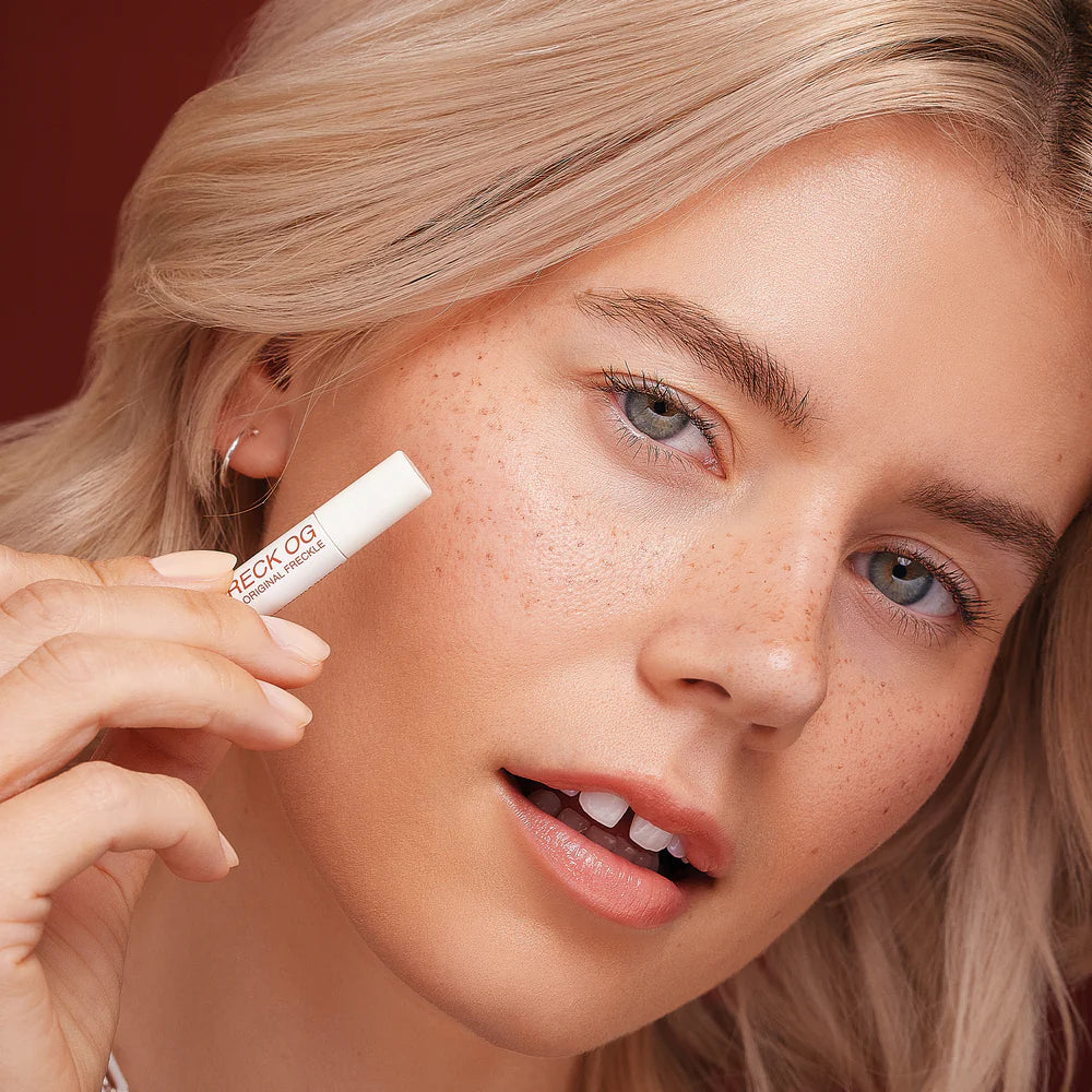 Freck The Original Natural Freckle Pen & Highlighter – Vegan, Cruelty-Free Freckle Makeup for Sun-Kissed Look | Perfect for Everyday Glam & No-Makeup Makeup Looks
