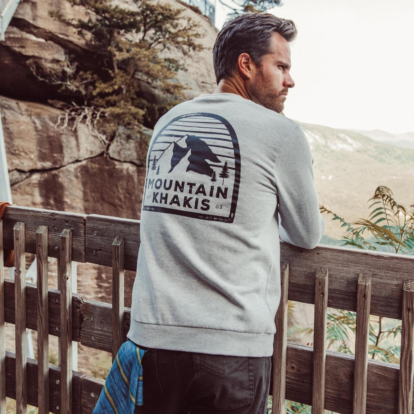 Mountain Logo Crew Neck Sweatshirt - Comfortable Unisex Pullover for Outdoor & Casual Wear