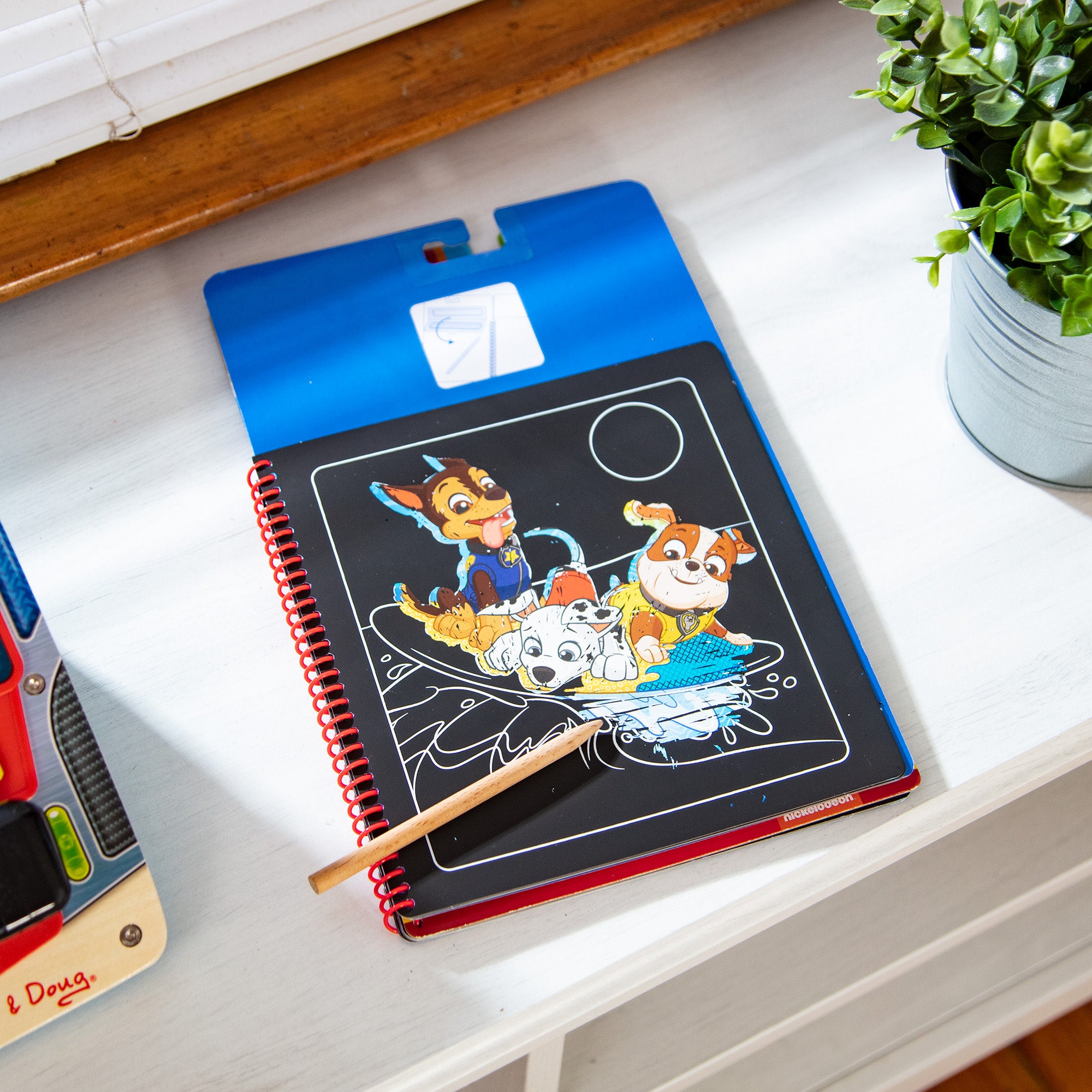 PAW Patrol Scratch Art Pad - Chase Character Design for Kids | Fun DIY Activity for Creative Play & Party Favors | Perfect for Birthday Gifts, Arts & Crafts Time, and Classroom Projects