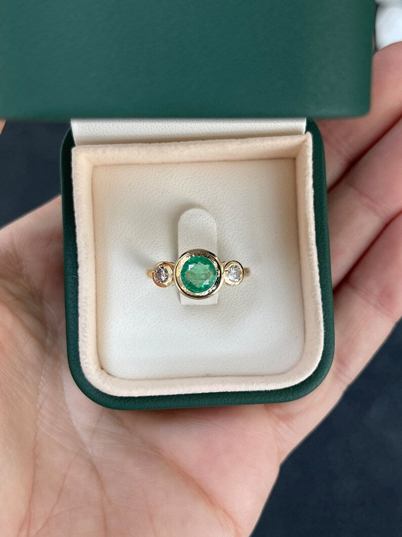 1.75tcw 14K Gold Round Cut Medium Spring Green Emerald & Diamond Three Stone Engagement Trilogy Ring for Women - Perfect for Proposals, Anniversaries, and Special Occasions
