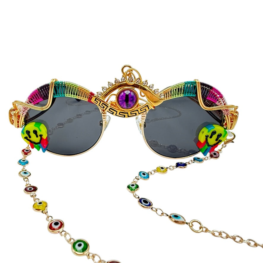 Rainbow Melty Smiley Keychain - Cute Colorful Smiley Face Pendant for Backpacks, Purses & Keys - Fun Kawaii Accessory for Teens & Kids