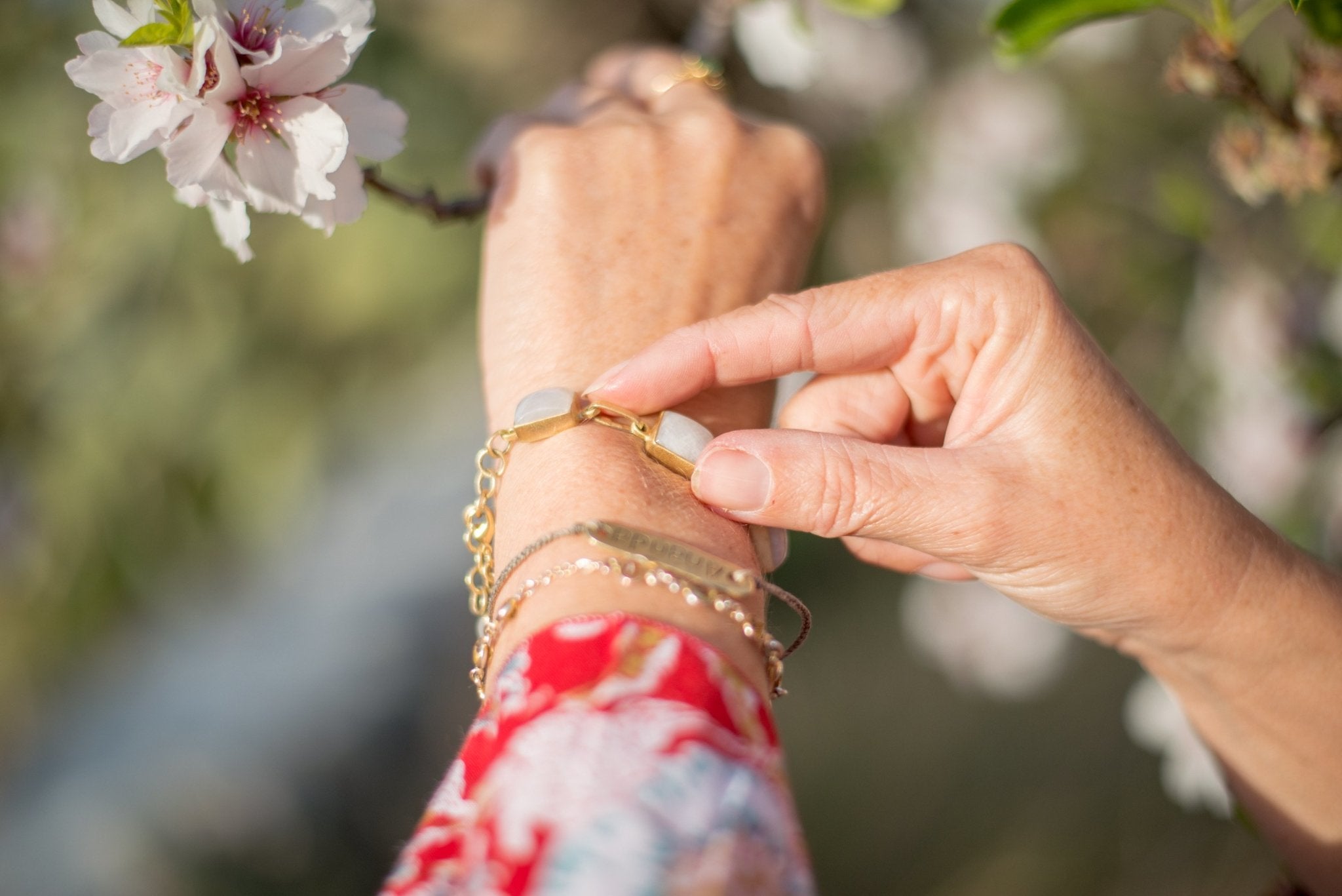 Precious Moon Gemstone Bracelet - Natural Healing Crystal Jewelry for Women - Perfect for Meditation, Yoga & Spiritual Gifts
