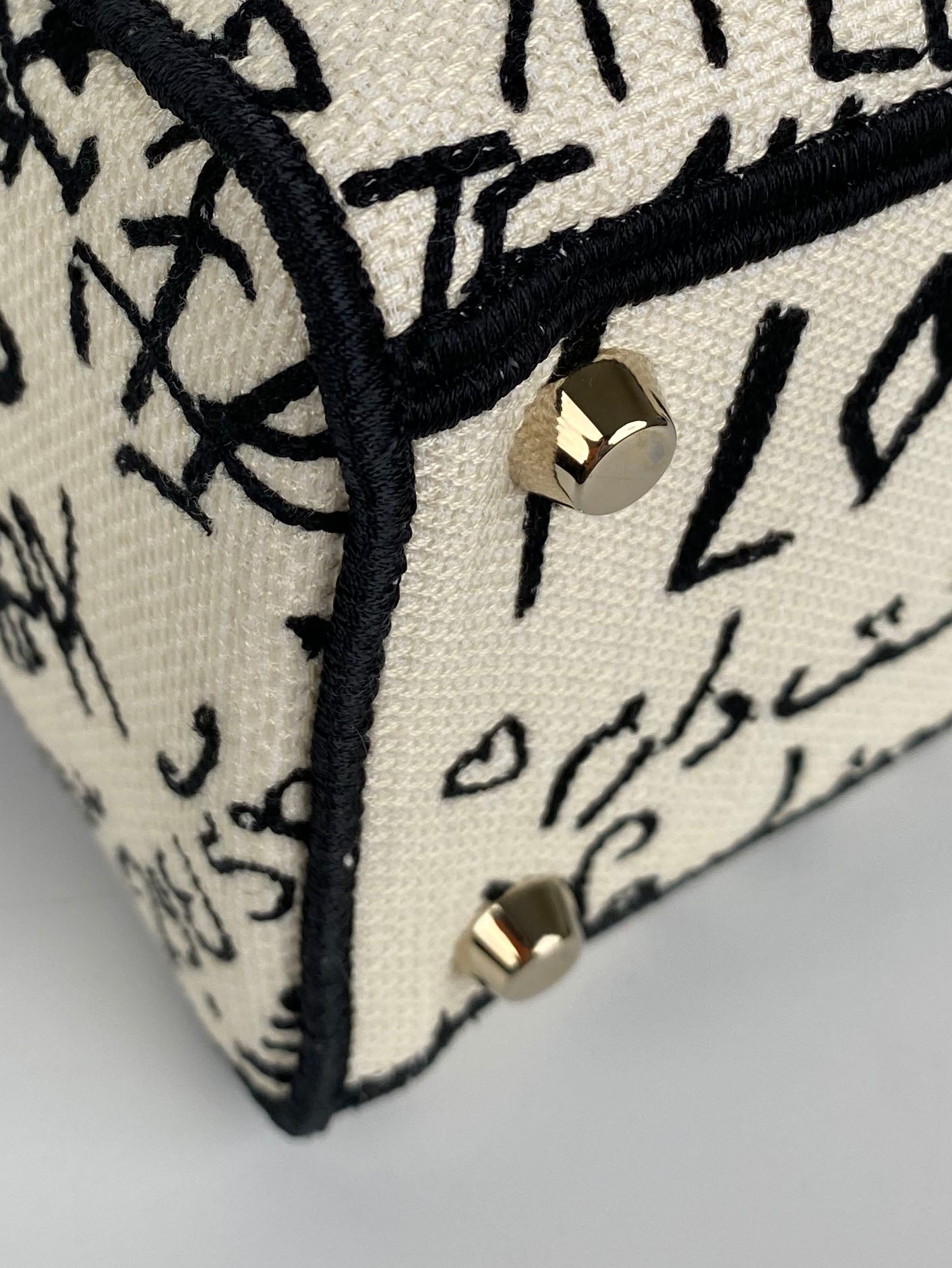 Dior Lady Dioramour D'Lite Bag - Luxury Quilted Leather Handbag for Women | Perfect for Evening Events, Parties & Special Occasions
