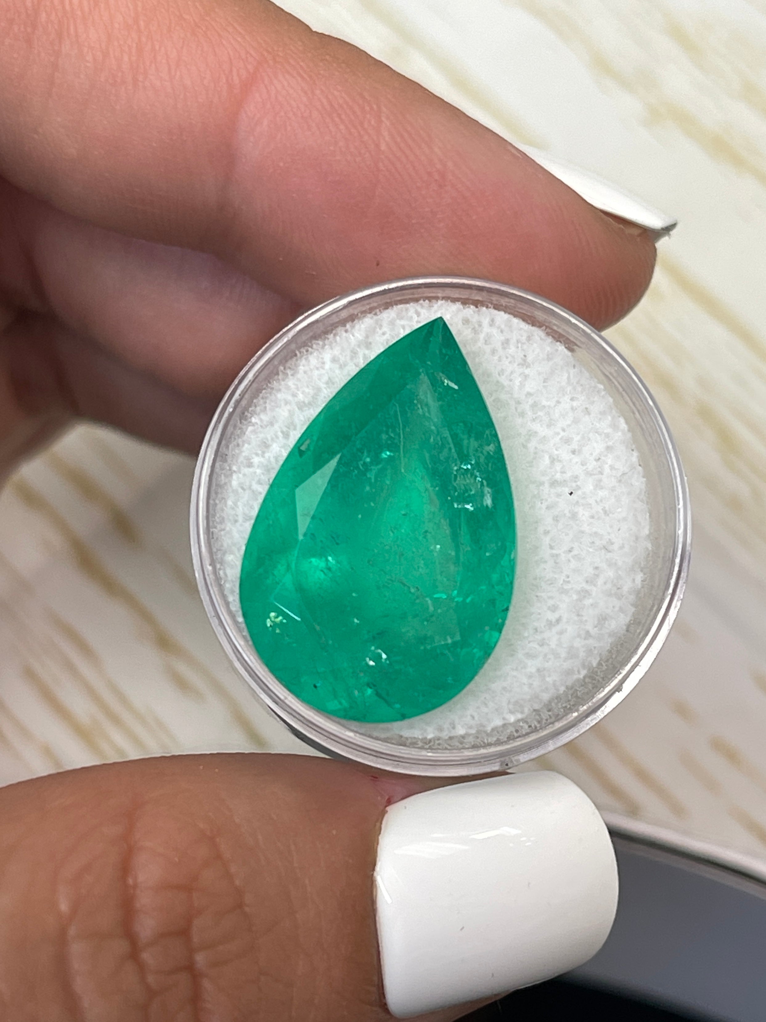 20.43 Carat Natural Colombian Emerald Pear Cut Loose Gemstone - Rare Huge Green 24x16mm for Jewelry Making, Engagement Rings & Luxury Gifts