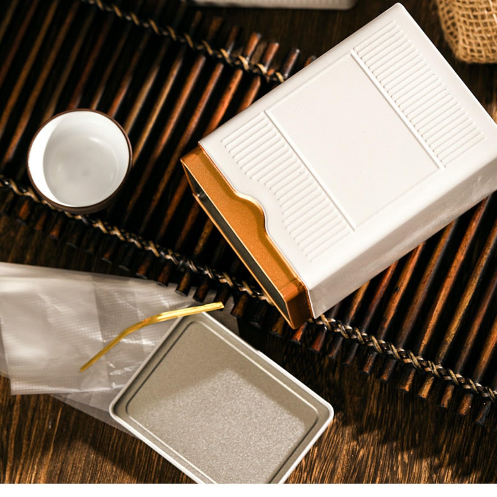 Premium Square Tea Storage Tins - Airtight Loose Tea & Coffee Containers for Tea, Coffee, Herbs, Candy, Chocolate, Sugar & Spices - Perfect for Kitchen Pantry Organization & Gift Packaging (White)