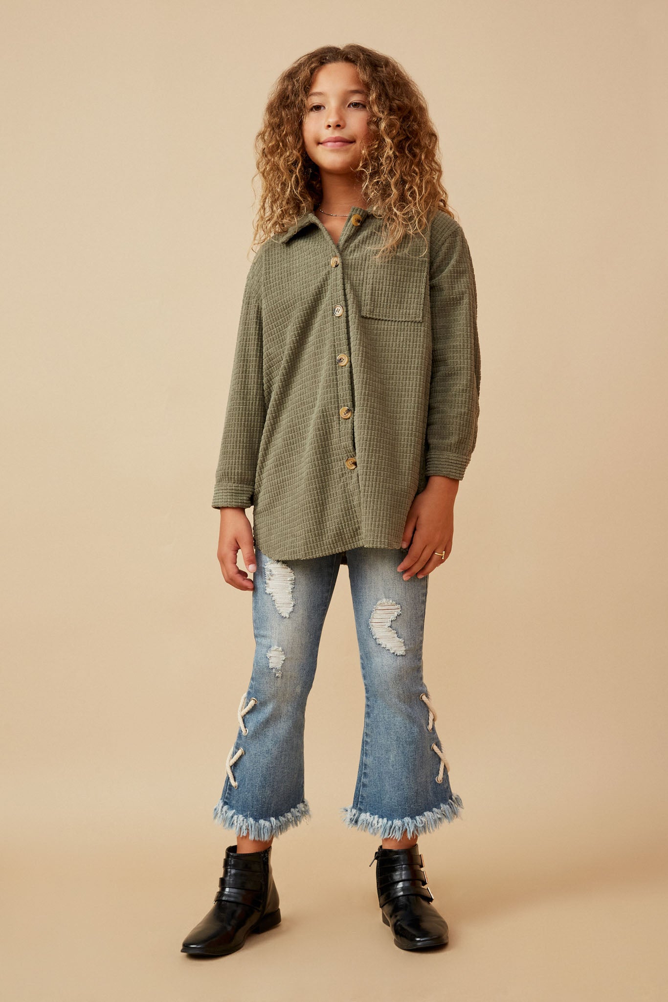 Textured Velvet Yarn Button Up Shacket Jacket for Women - Cozy Overshirt with Pockets, Fall Winter Layering Piece for Casual Outfits & Outdoor Activities
