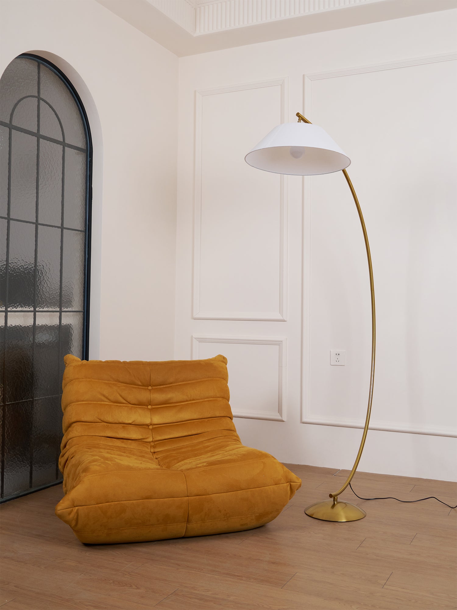 Modern Circo Floor Lamp - Adjustable LED Standing Light for Living Room, Bedroom & Office - Stylish Home Decor Lighting for Reading & Relaxation