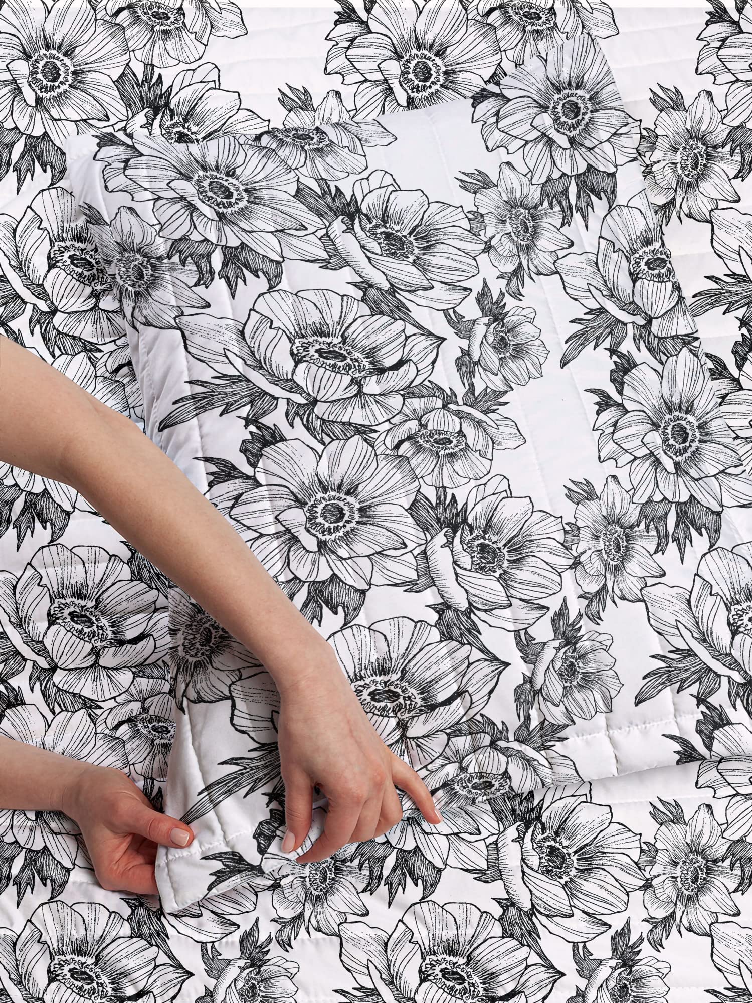 Ambesonne Floral Microfiber Bedspread Set - Botanical Theme Hand-Drawn Blossom Design, Soft King Size Bedding with Pillow Shams & Comforter in Charcoal Grey & White | Perfect for Master Bedroom, Guest Room & Cozy Home Decor