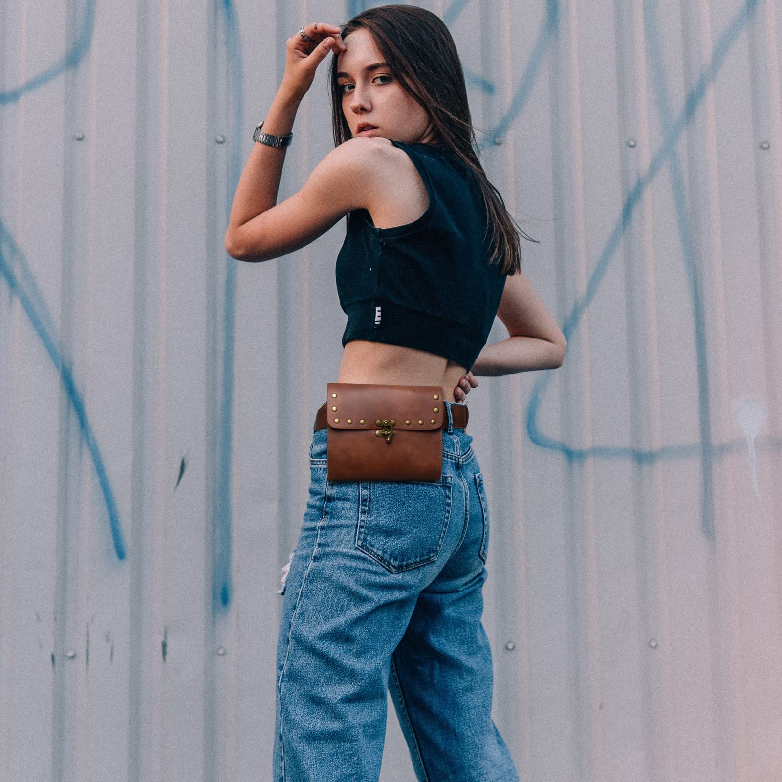 SUMGOGO Vintage Leather Fanny Pack for Women - Retro Waist Pouch with Cellphone Holder, Steampunk Medieval Renaissance Purse - Perfect for Cosplay, Renaissance Fairs & Everyday Use