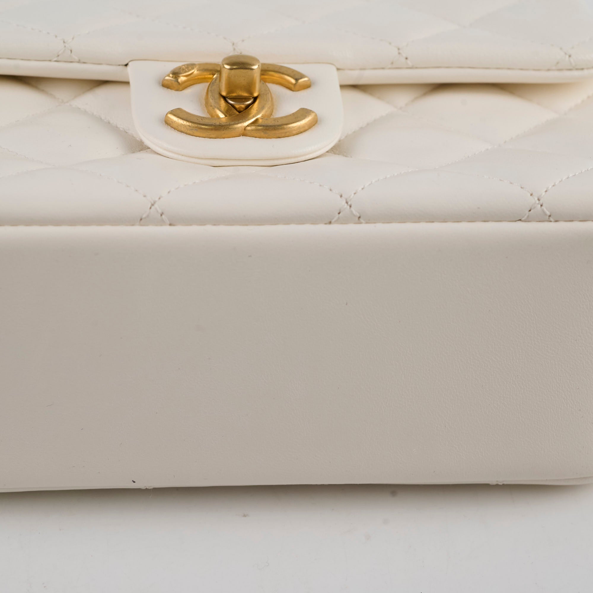 Chanel Square Seasonal Pearl Flap Bag in White Lambskin Leather with Microchip - Luxury Designer Handbag for Women, Perfect for Parties, Weddings & Special Occasions