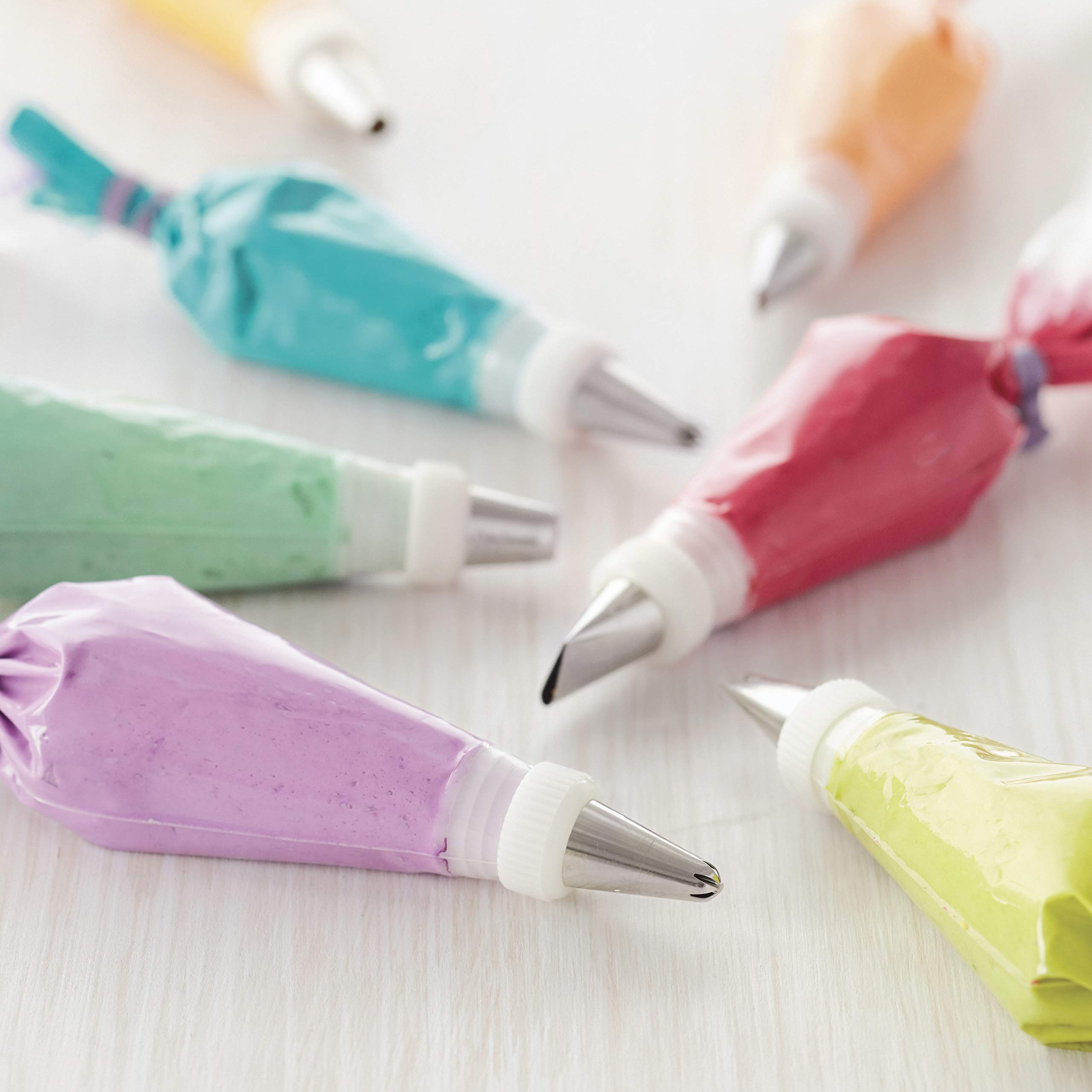 Wilton 12-Inch Disposable Piping Bags for Cake Decorating - 24 Pack White Icing Bags | Flexible, Microwave-Safe Pastry Bags for Buttercream, Royal Icing & Fondant | Perfect for Birthday Cakes, Cupcakes & Cookie Decorating