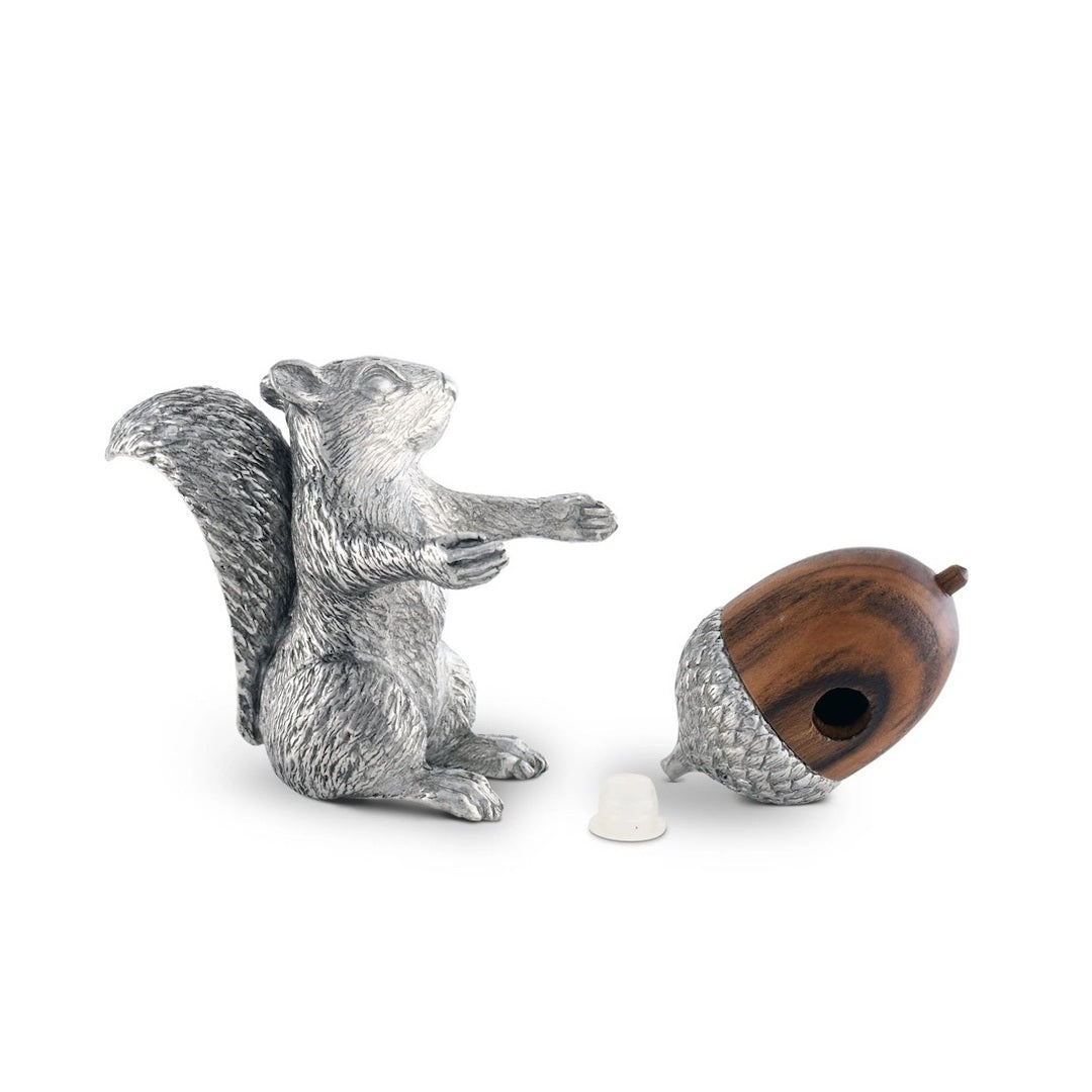 Wooden Squirrel Salt and Pepper Shaker Set with Acorn Design - Perfect for Kitchen, Dining Table, and Gift Giving