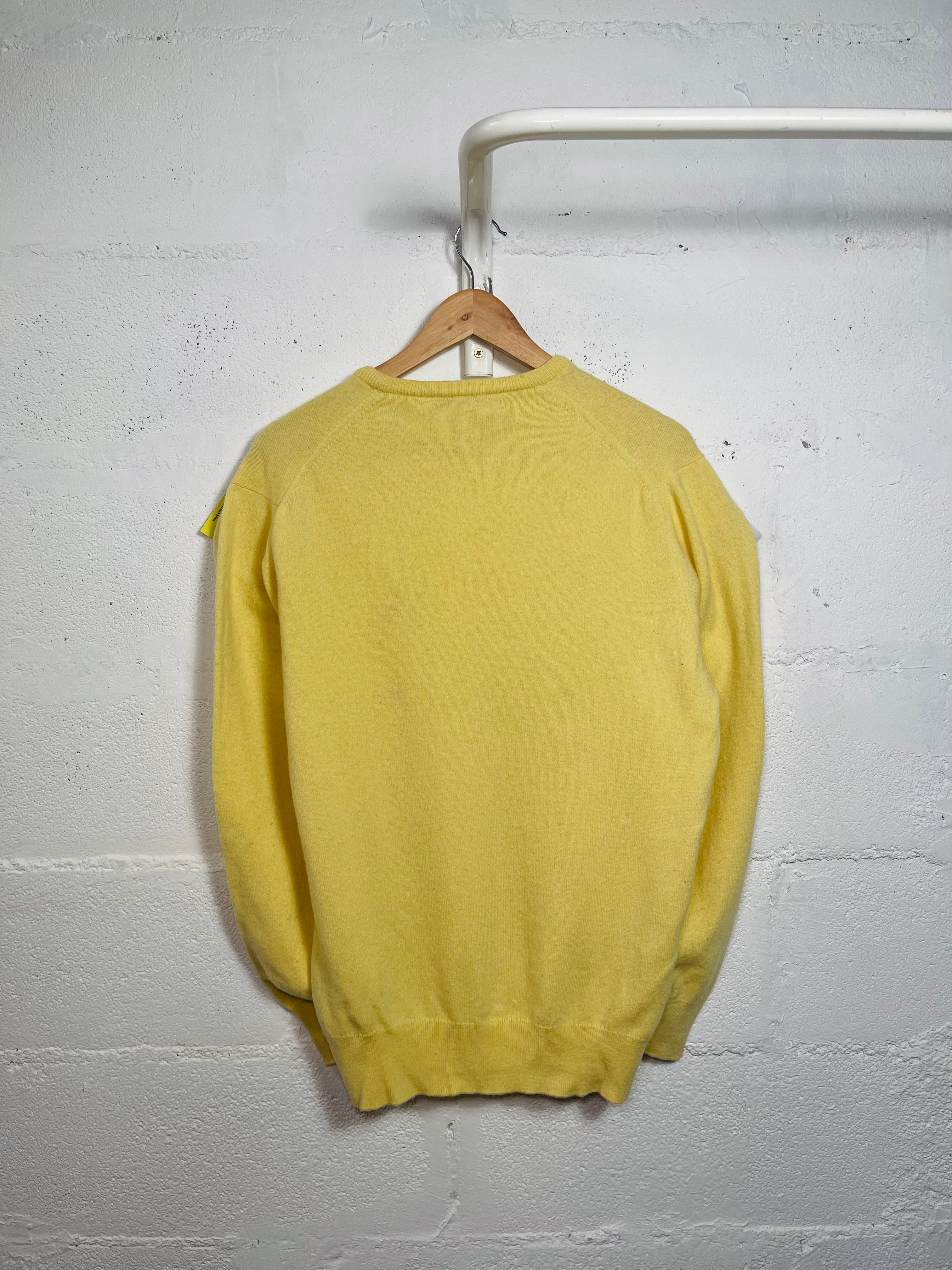 Burberry Jersey - Classic Striped Knitwear for Men & Women | Perfect for Casual Wear, Layering & Everyday Comfort