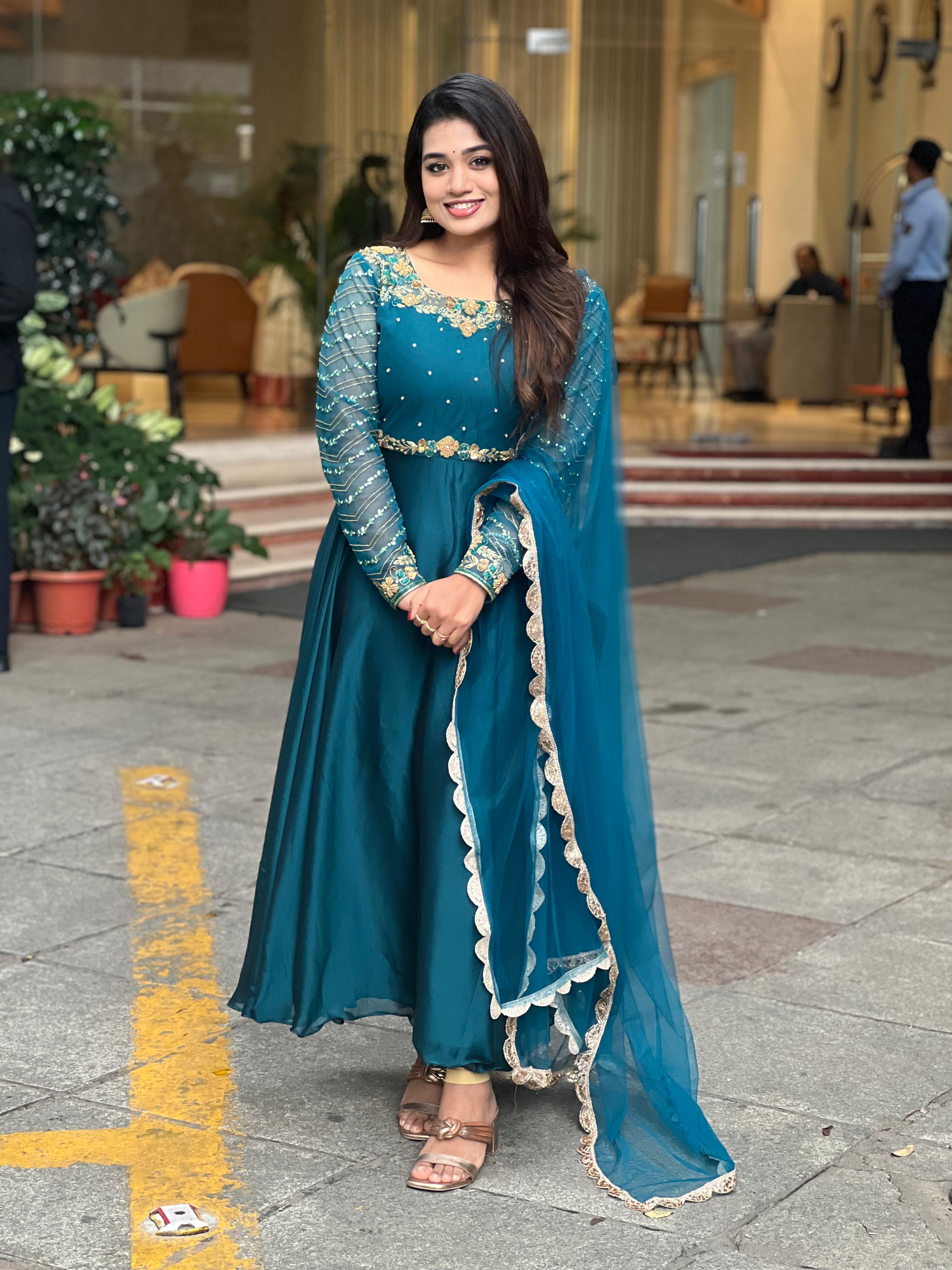 Siarra Premium Handmade Designer Anarkali Dress DD575 - Elegant Ethnic Wear for Parties, Weddings & Festive Occasions